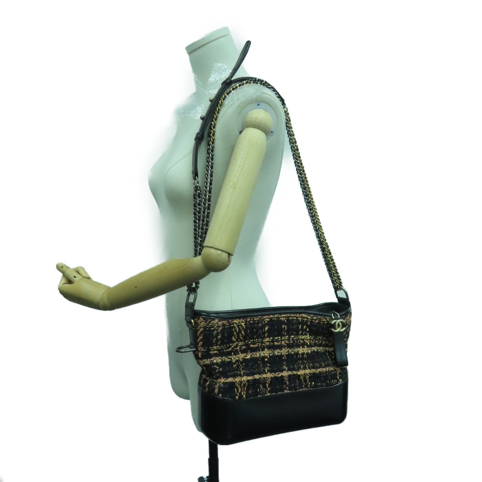 CHANEL [Sharp Discount] Tweed Gabrielle Large Gold Buckle Chain Shoulder Bag Black/Orange