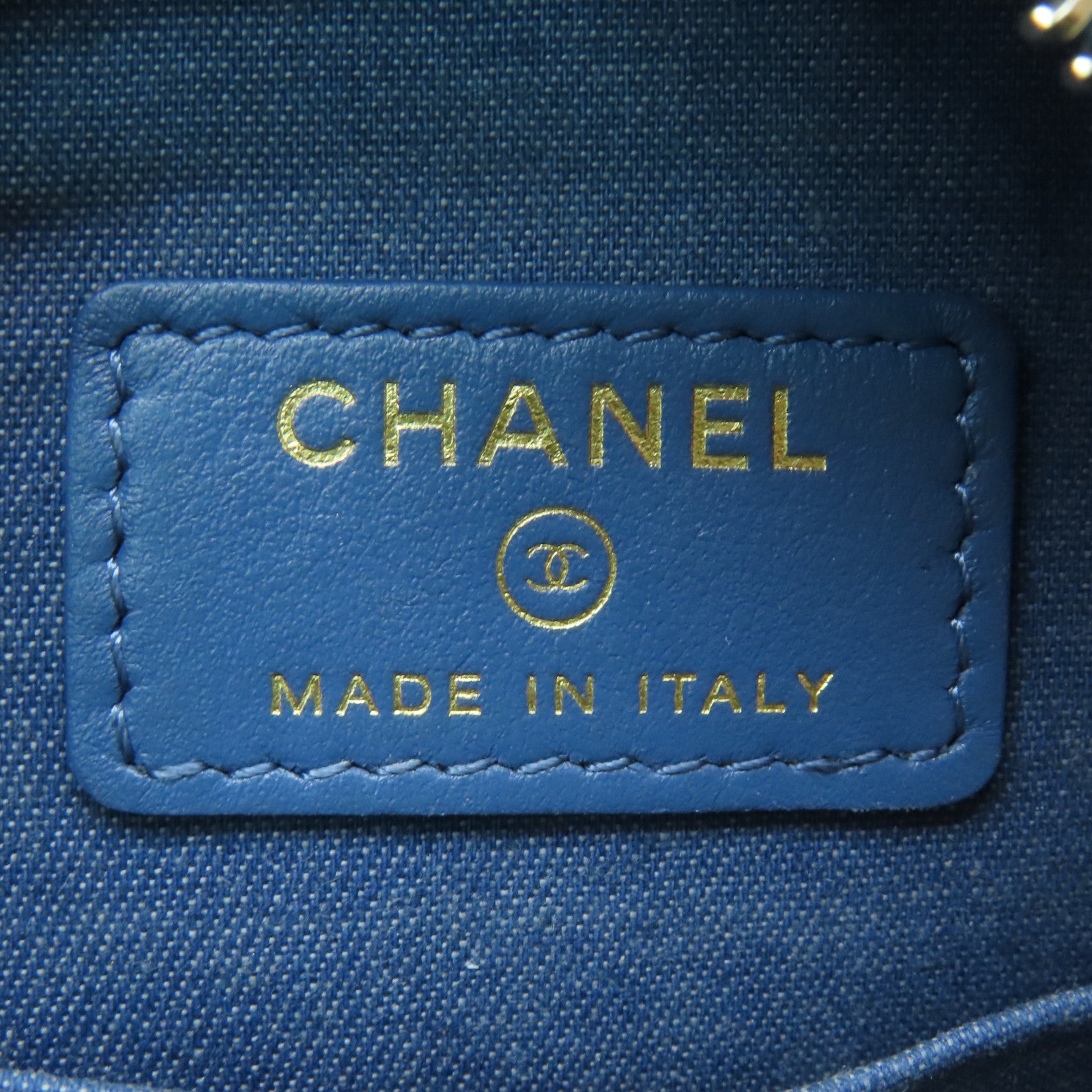 CHANEL 菱格牛仔布Chain Shoulder金扣链带肩背袋蓝色