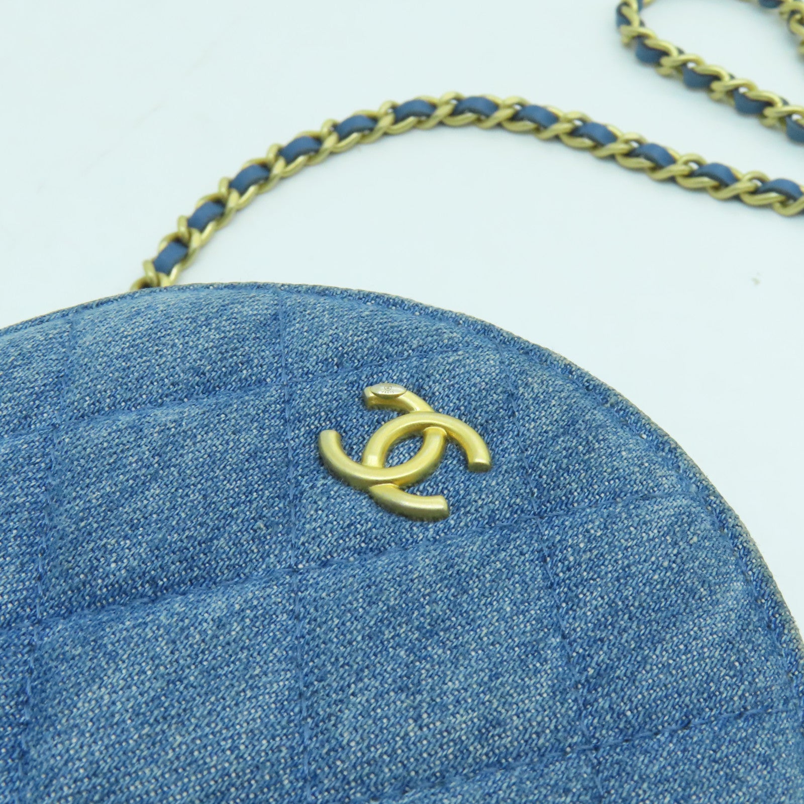 CHANEL 菱格牛仔布Chain Shoulder金扣链带肩背袋蓝色