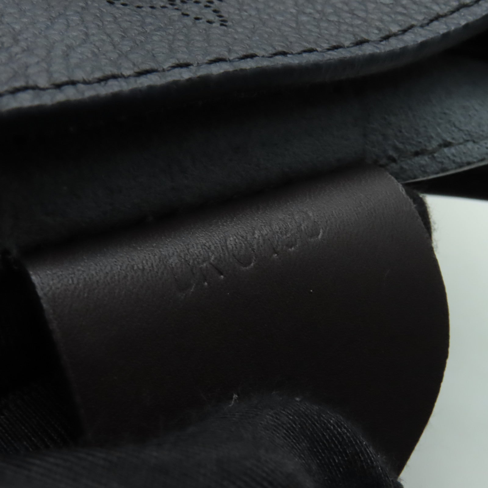LOUIS VUITTON Mahina Girolata銀扣手挽肩背兩用袋黑色