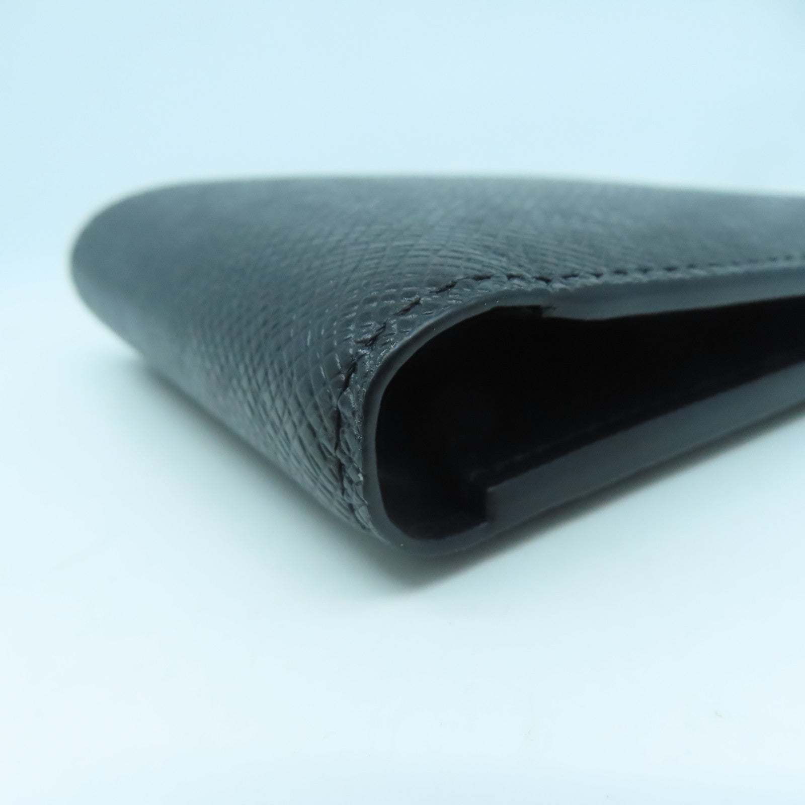 LOUIS VUITTON Taiga Multiple Wallet銀扣錢包黑色