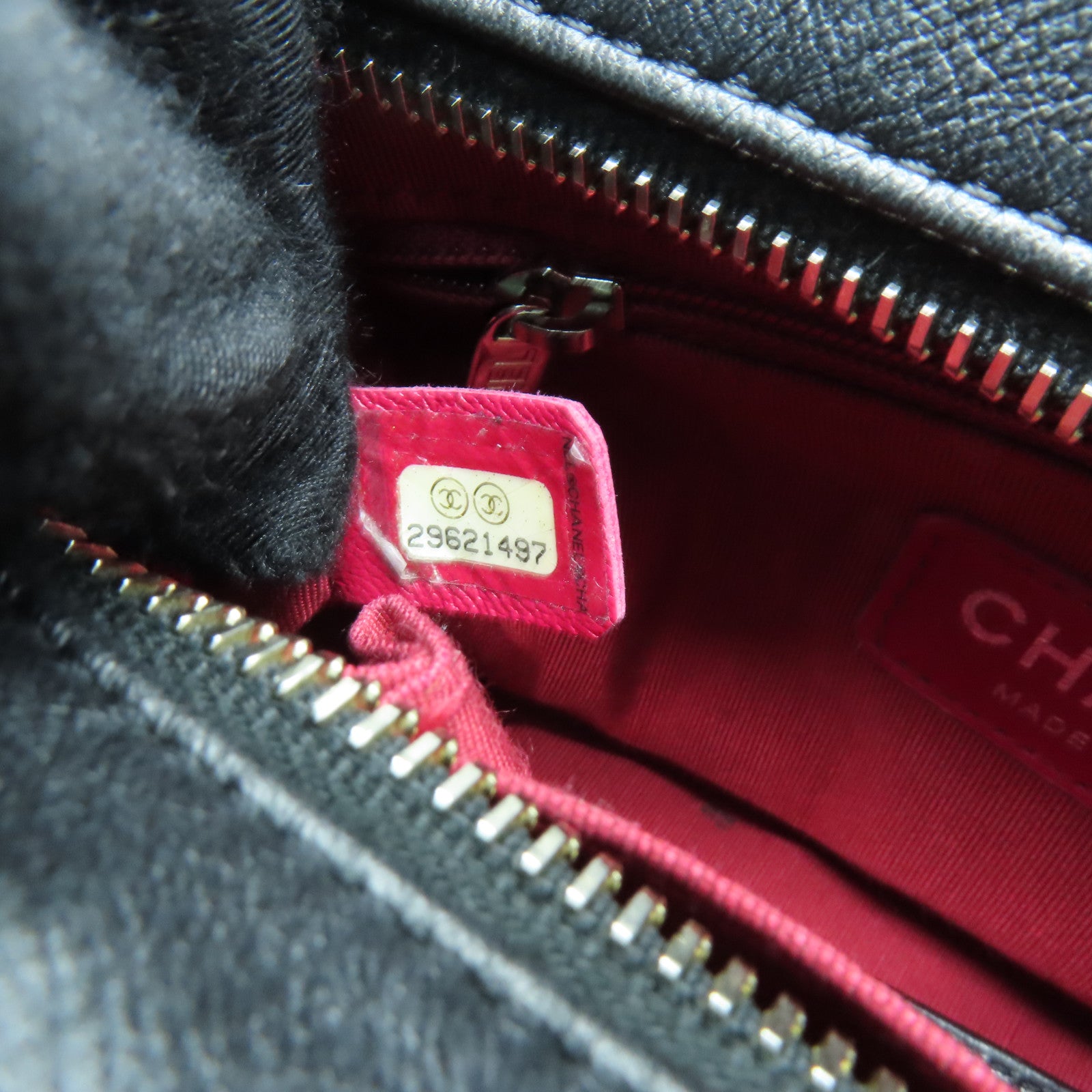 CHANEL 菱格牛皮皮革Gabrielle Small金扣/銀扣手挽肩背兩用袋黑色