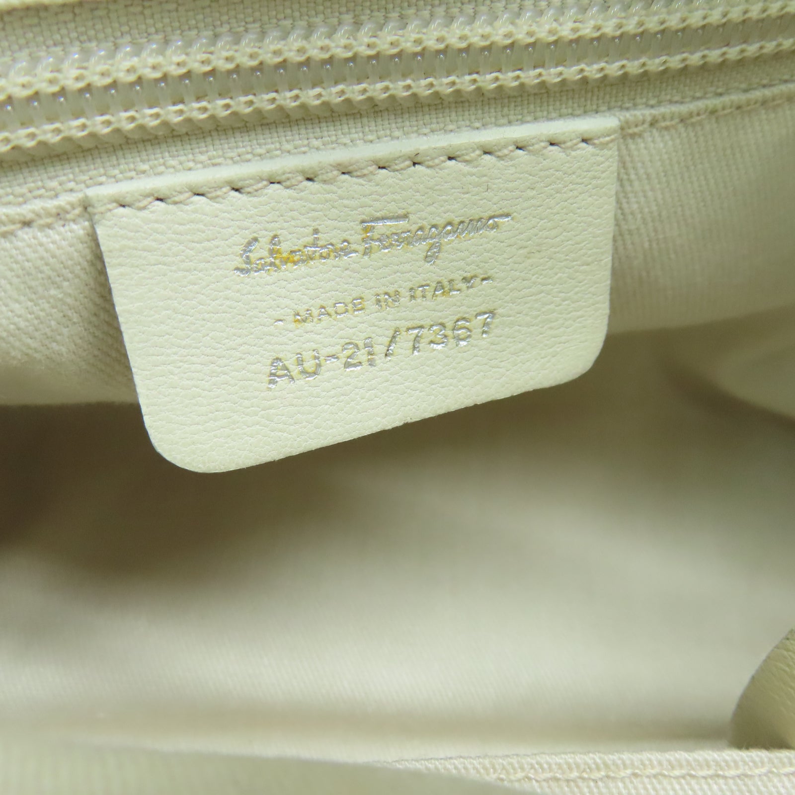 Salvatore Ferragamo 牛皮皮革Hand Bag手挽袋白色