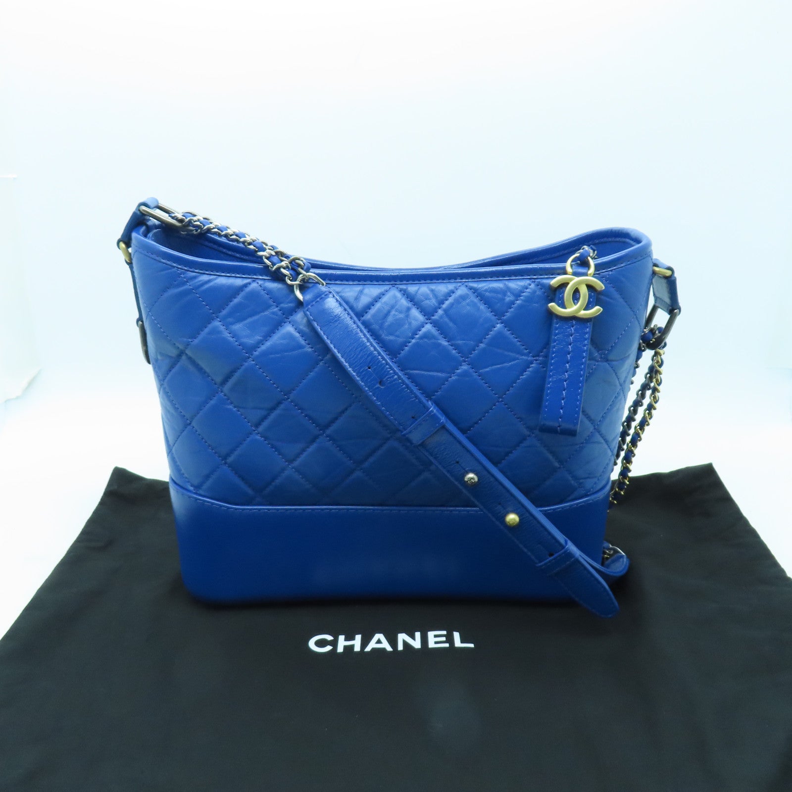 CHANEL 菱格牛皮皮革Gabrielle Medium金扣/銀扣鏈帶肩背袋藍色