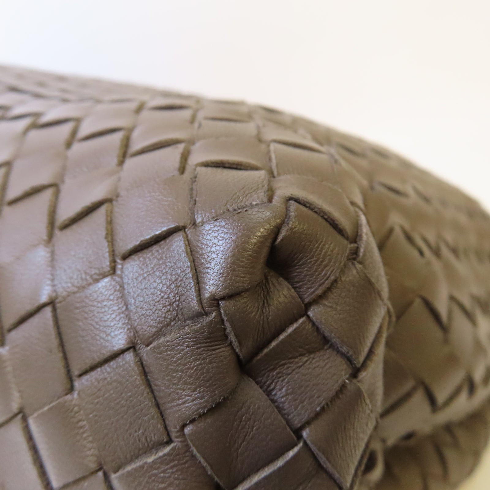 BOTTEGA VENETA 織紋皮革Shoulder Bag黑扣鏈帶肩背袋啡色
