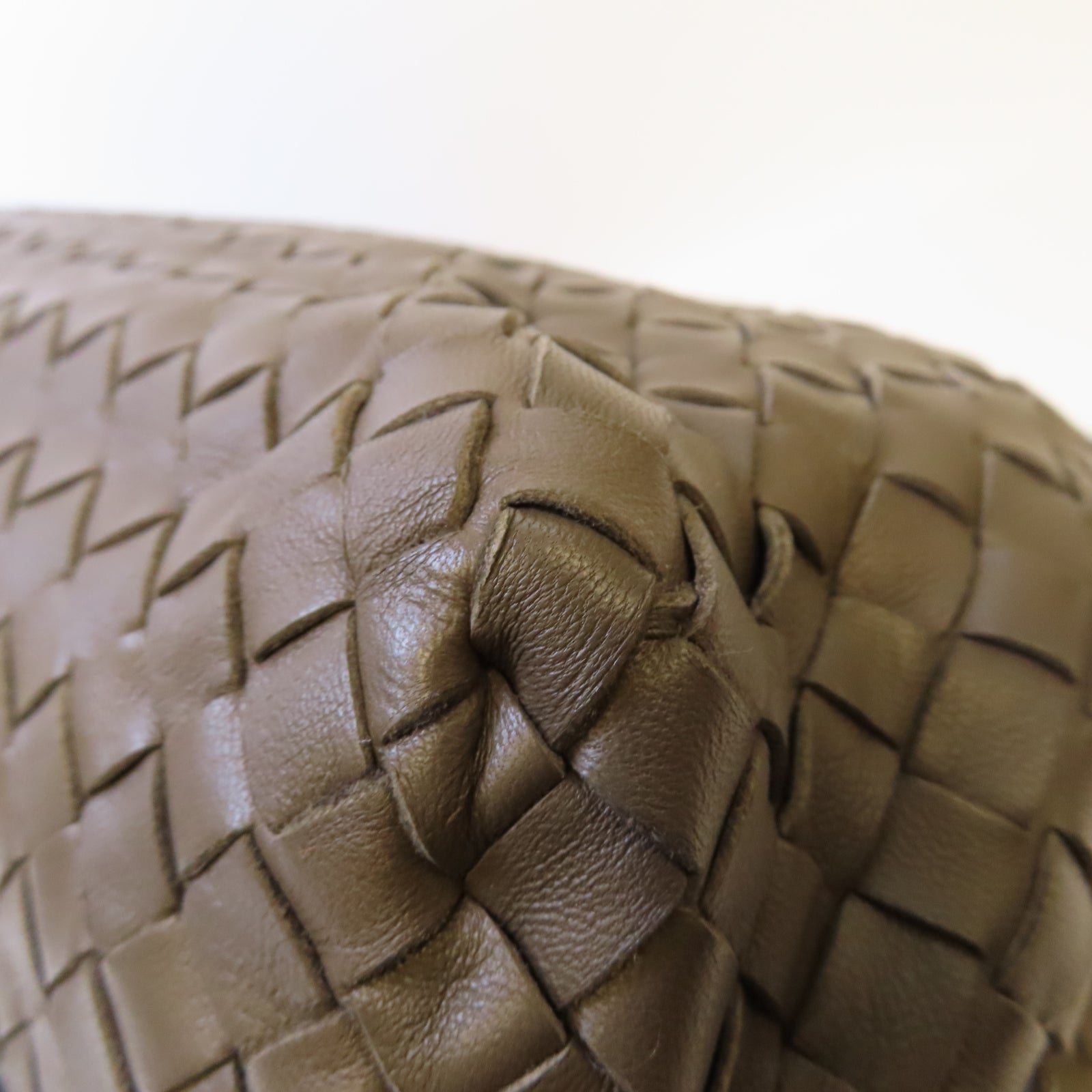 BOTTEGA VENETA 織紋皮革Shoulder Bag黑扣鏈帶肩背袋啡色