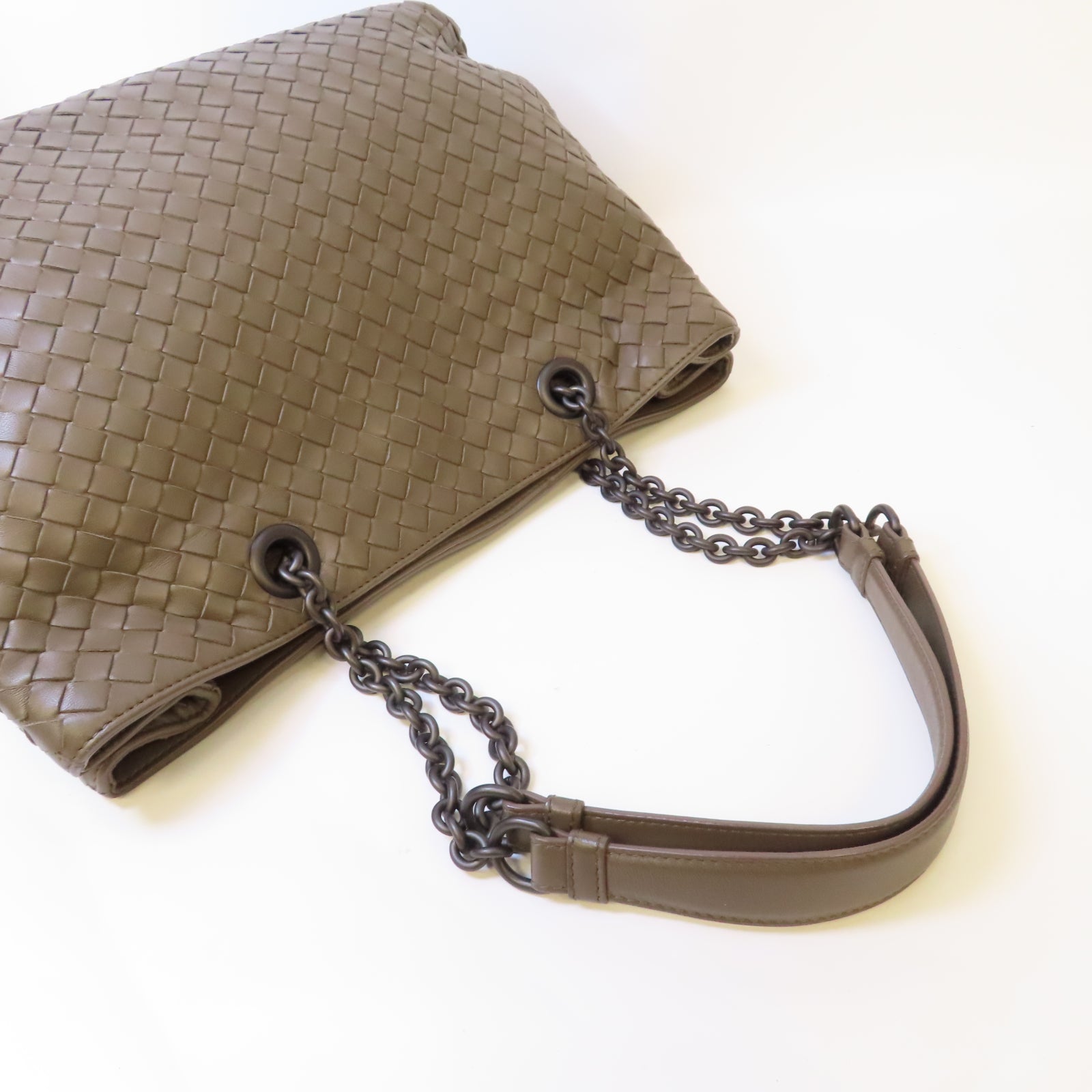 BOTTEGA VENETA 織紋皮革Shoulder Bag黑扣鏈帶肩背袋啡色