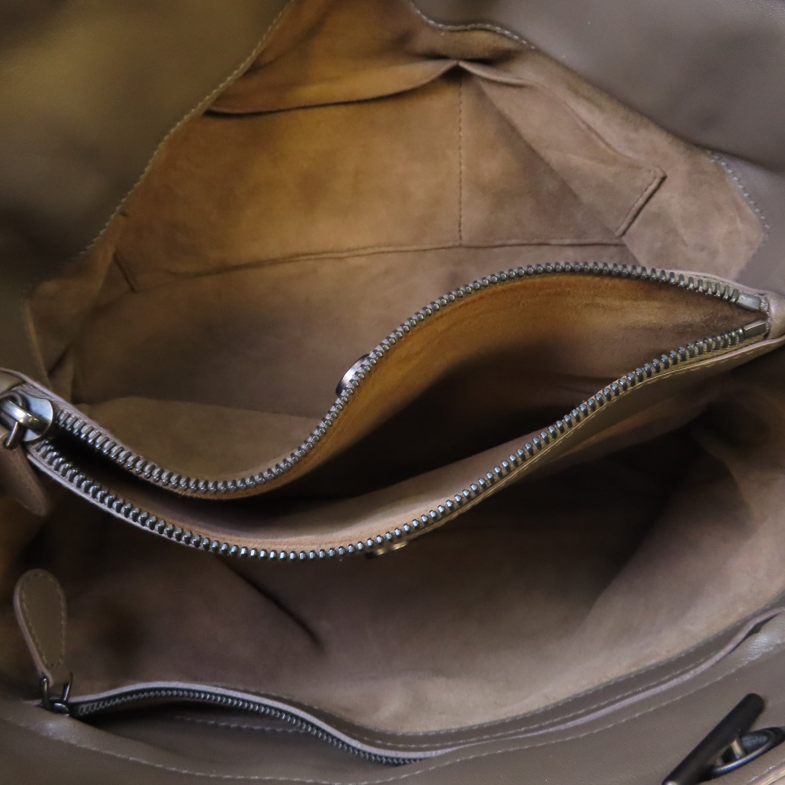 BOTTEGA VENETA 織紋皮革Shoulder Bag黑扣鏈帶肩背袋啡色