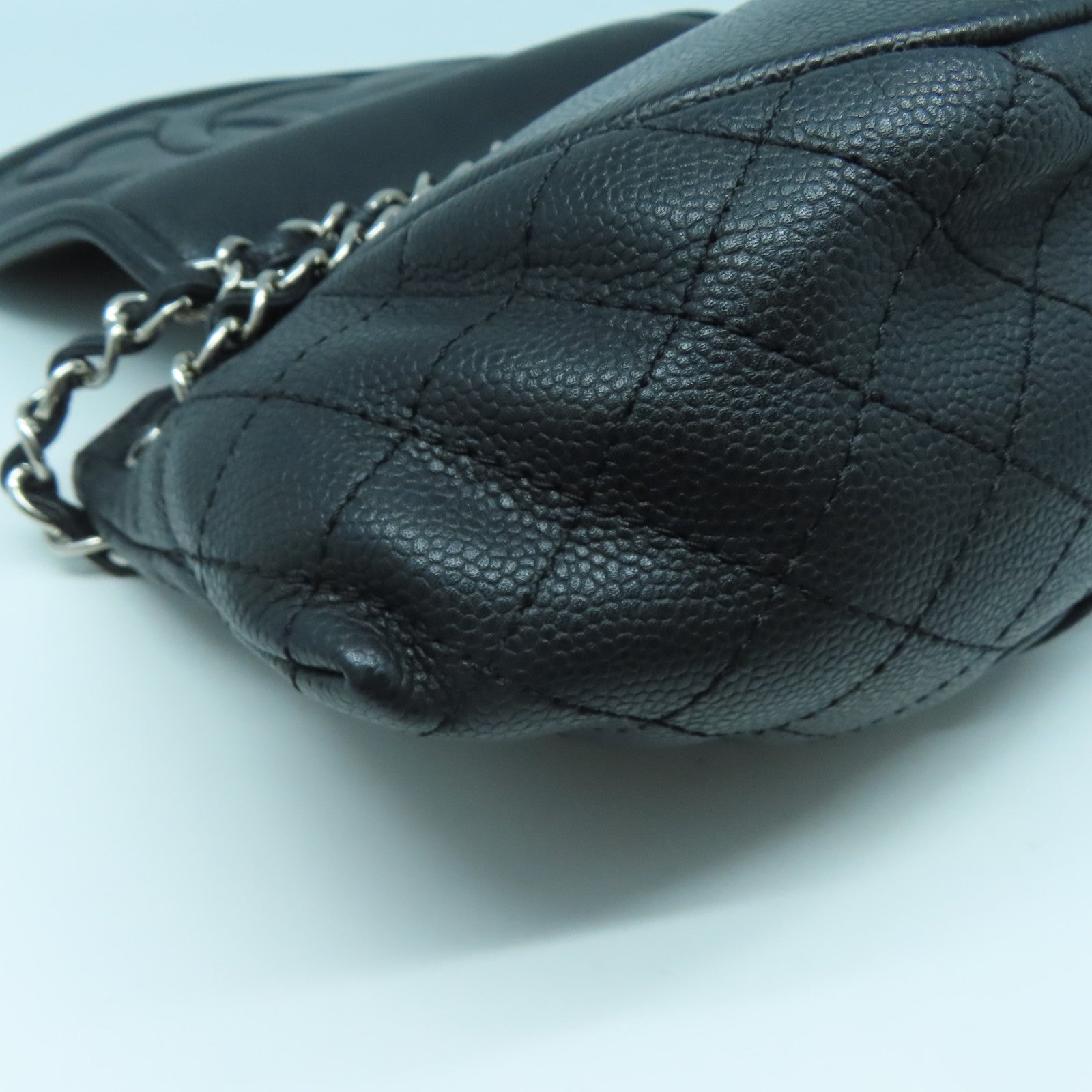 CHANEL 菱格Caviar皮革Chain Shoulder銀扣手挽肩背兩用袋黑色