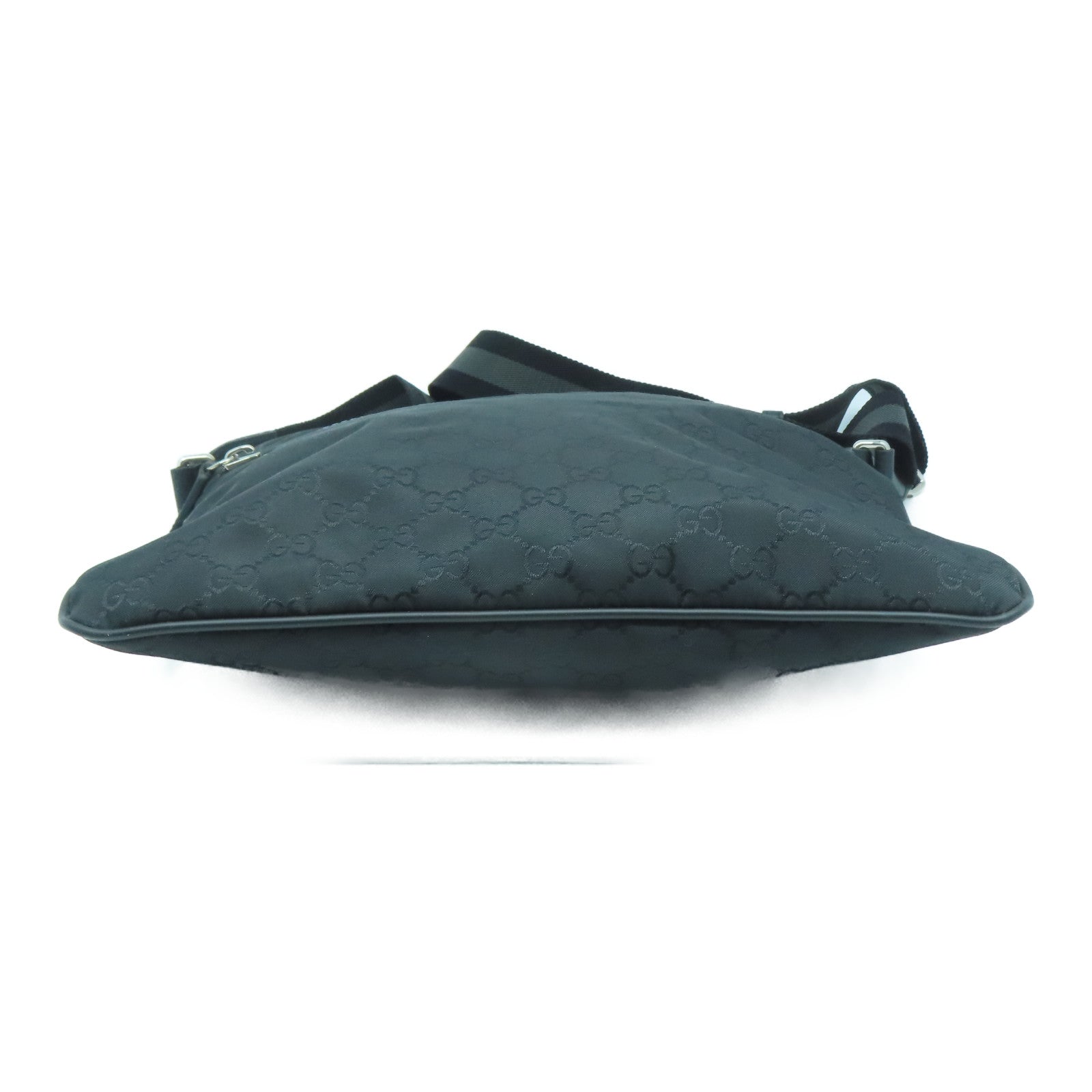 GUCCI 尼龍Shoulder Bag銀扣肩背袋黑色