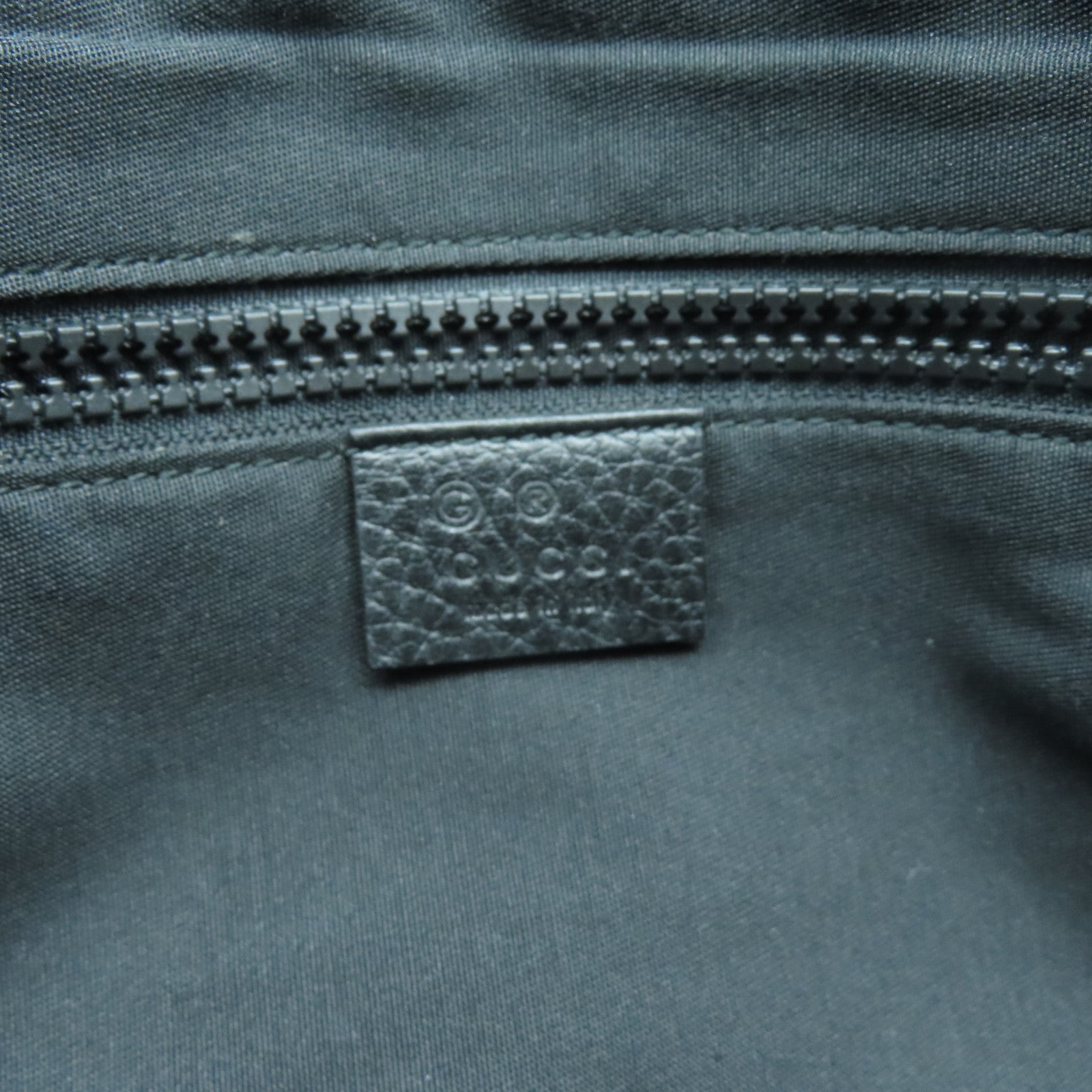 GUCCI 尼龍Shoulder Bag銀扣肩背袋黑色