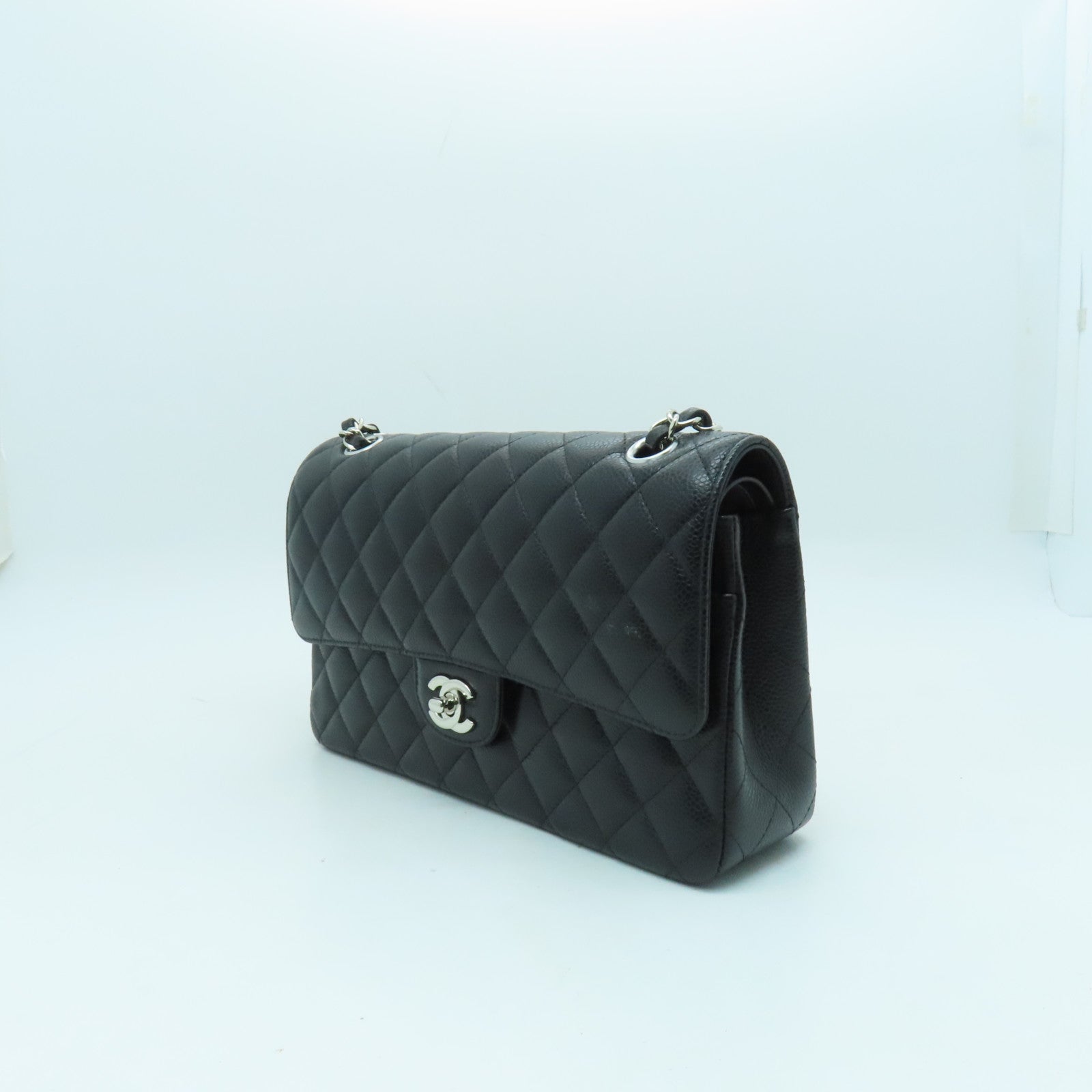 CHANEL 菱格Caviar皮革Classic 25cm银扣链带肩背袋黑色