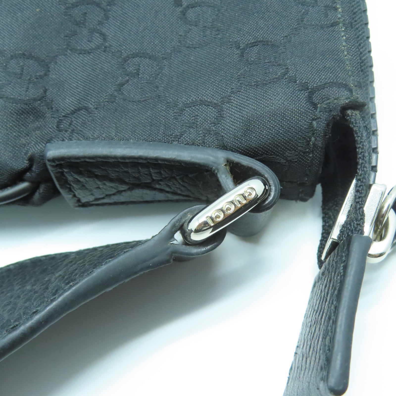 GUCCI 尼龍Shoulder Bag銀扣肩背袋黑色