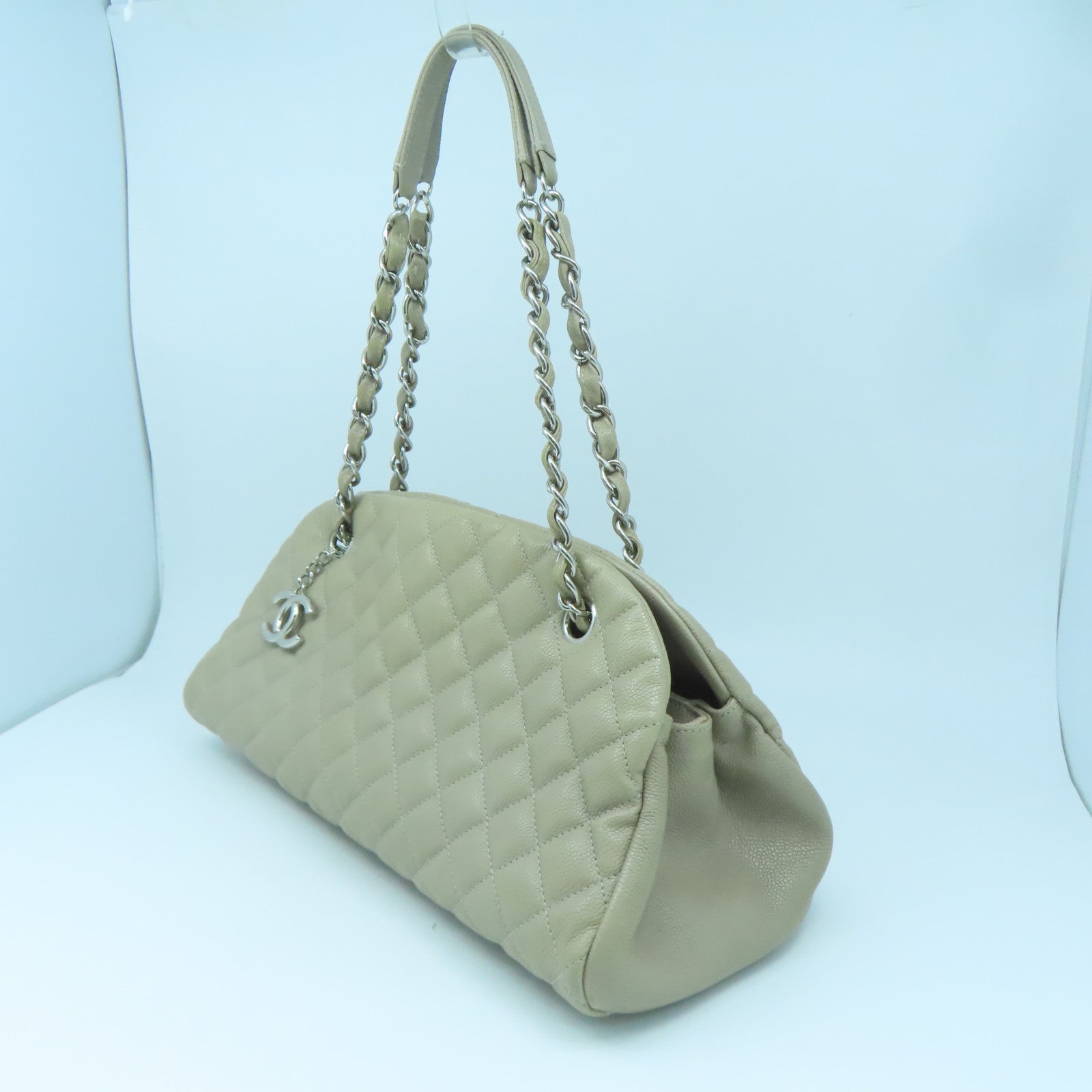 CHANEL rhombic cowhide leather Chain Shoulder silver buckle gray