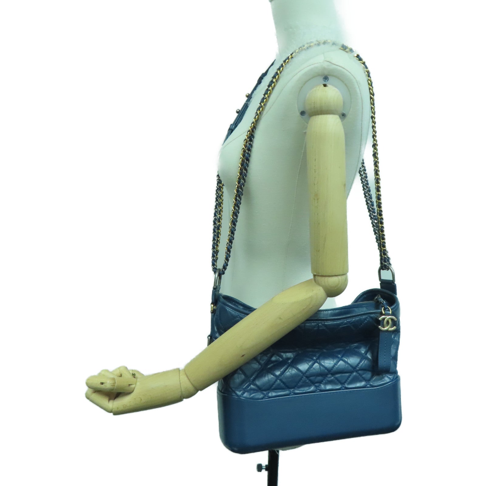 CHANEL rhombic cowhide leather Gabrielle silver buckle / gold buckle chain shoulder bag blue