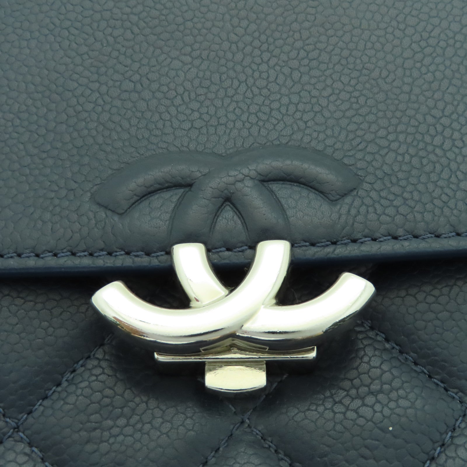 CHANEL 菱格Caviar皮革Chain Shoulder銀扣鏈帶肩背袋藍色
