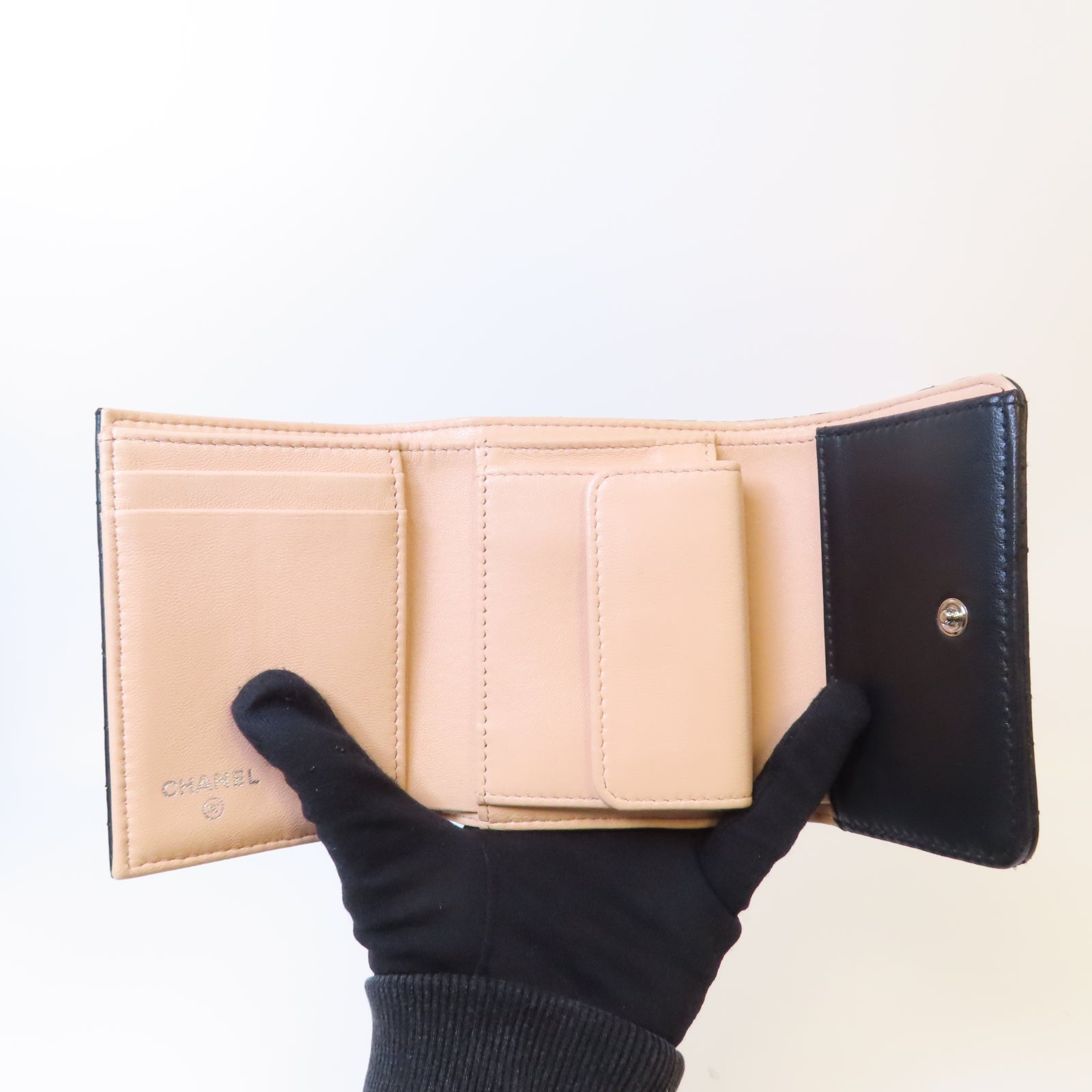 CHANEL 牛皮皮革Wallet銀扣錢包黑色