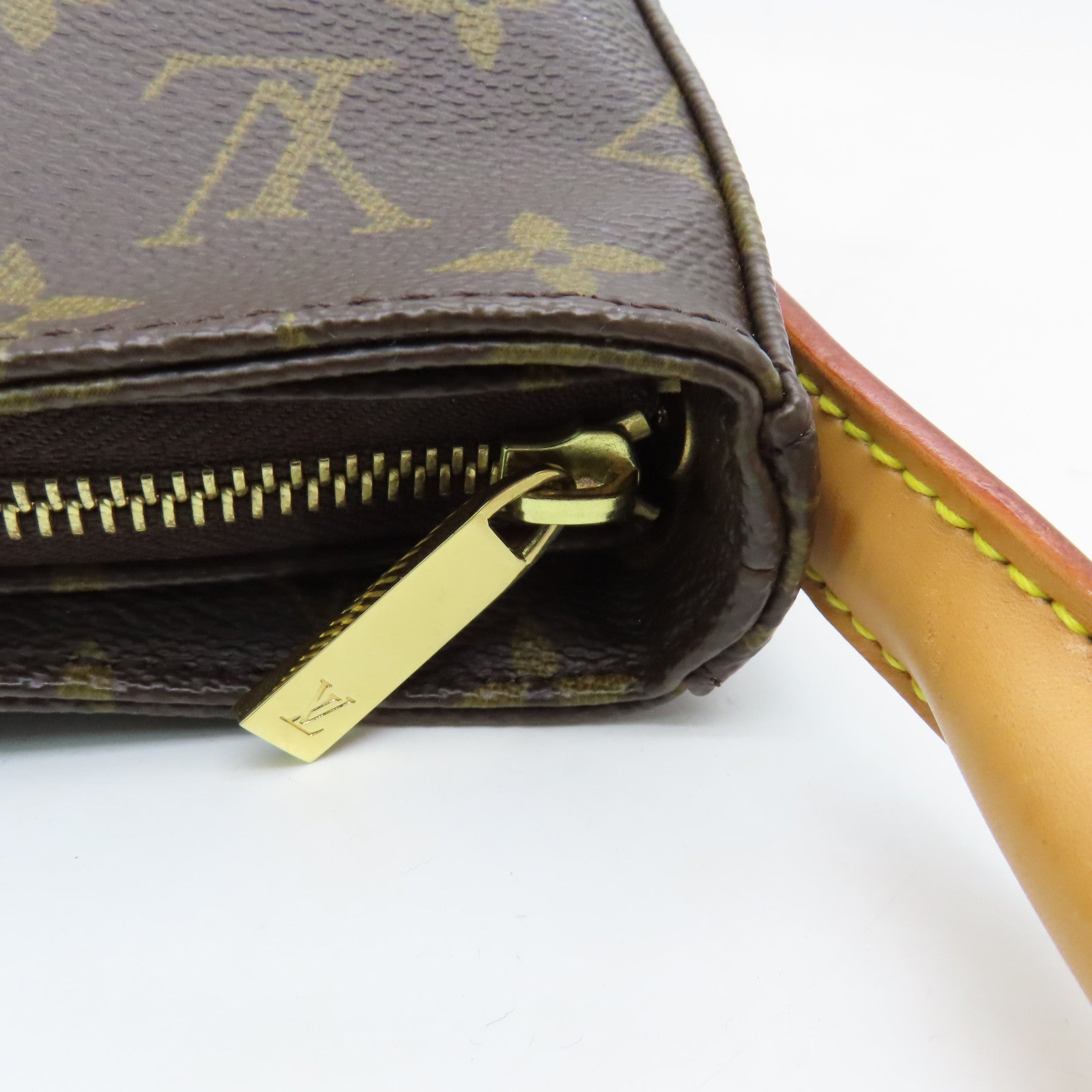 LOUIS VUITTON Monogram Looping MM Gold Buckle Shoulder Bag Brown