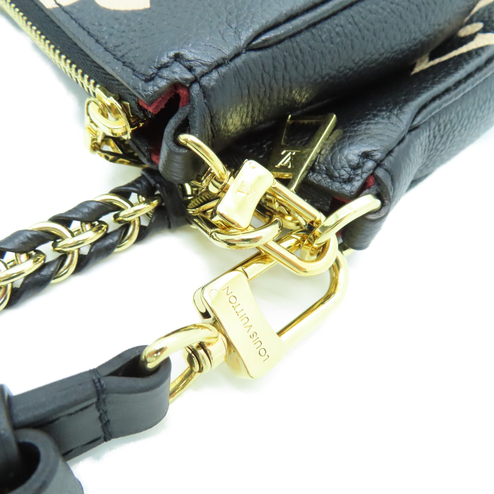 LOUIS VUITTON Mono Empreinte Multi Pochette Accessories金扣肩背袋黑色