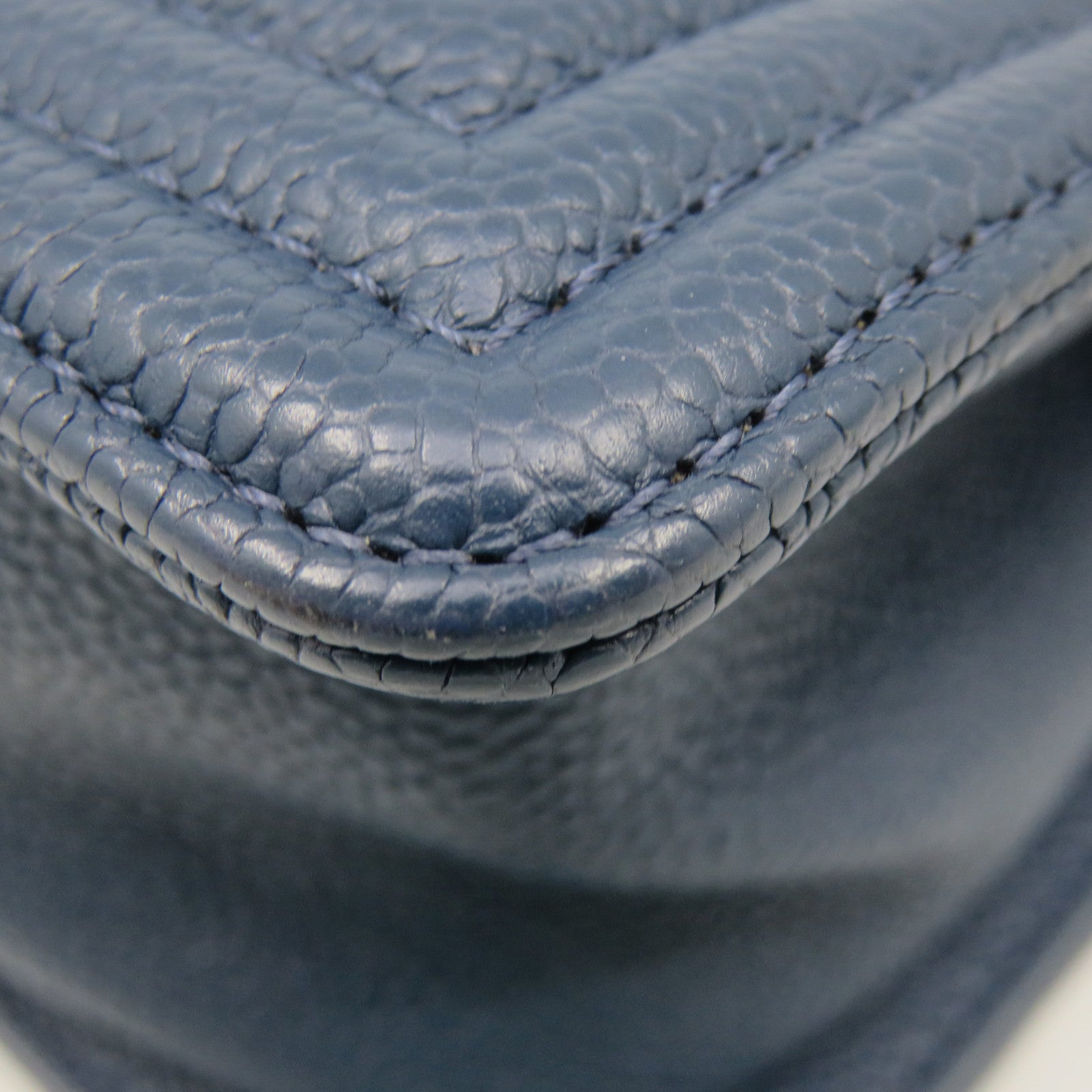 CHANEL 菱格Caviar皮革Boy Chanel Shoulder Bag金扣鏈帶肩背袋藍色
