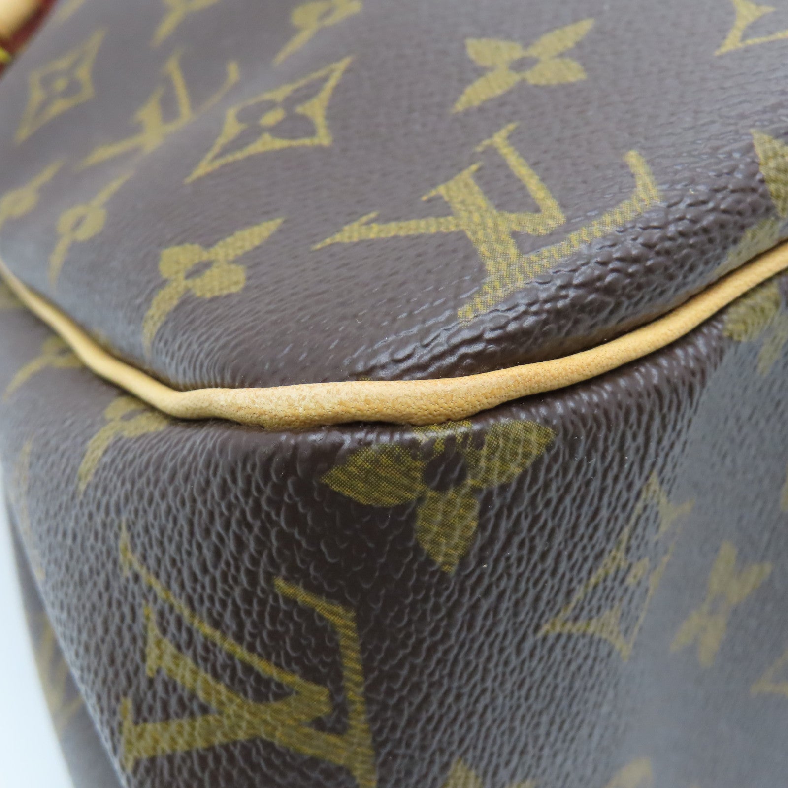 LOUIS VUITTON Monogram Batignolles Horizontal Gold Buckle Shoulder Bag Brown