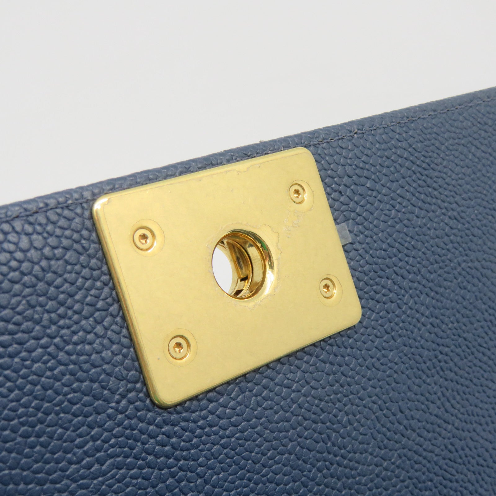 CHANEL 菱格Caviar皮革Boy Chanel Shoulder Bag金扣鏈帶肩背袋藍色