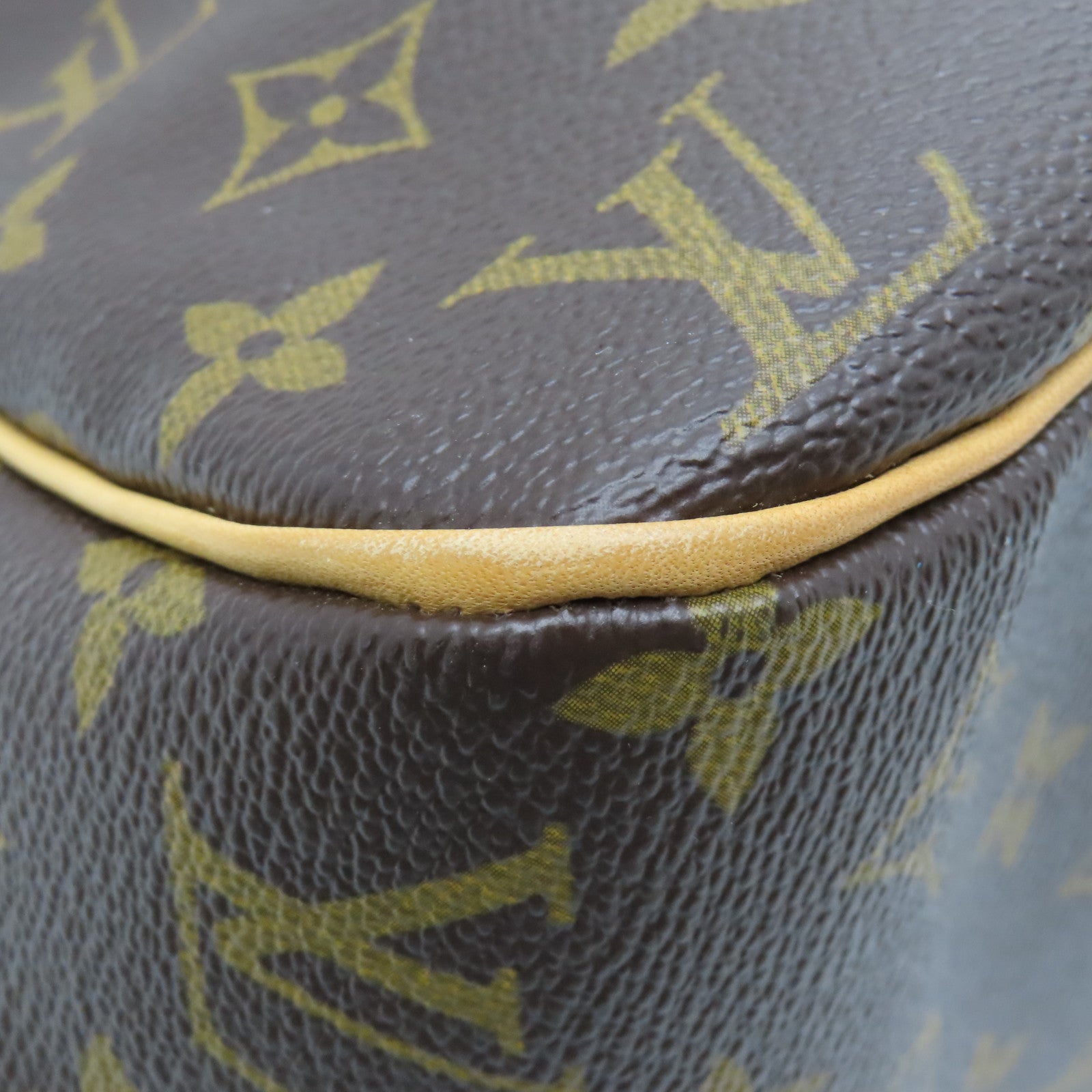 LOUIS VUITTON Monogram Batignolles Horizontal Gold Buckle Shoulder Bag Brown