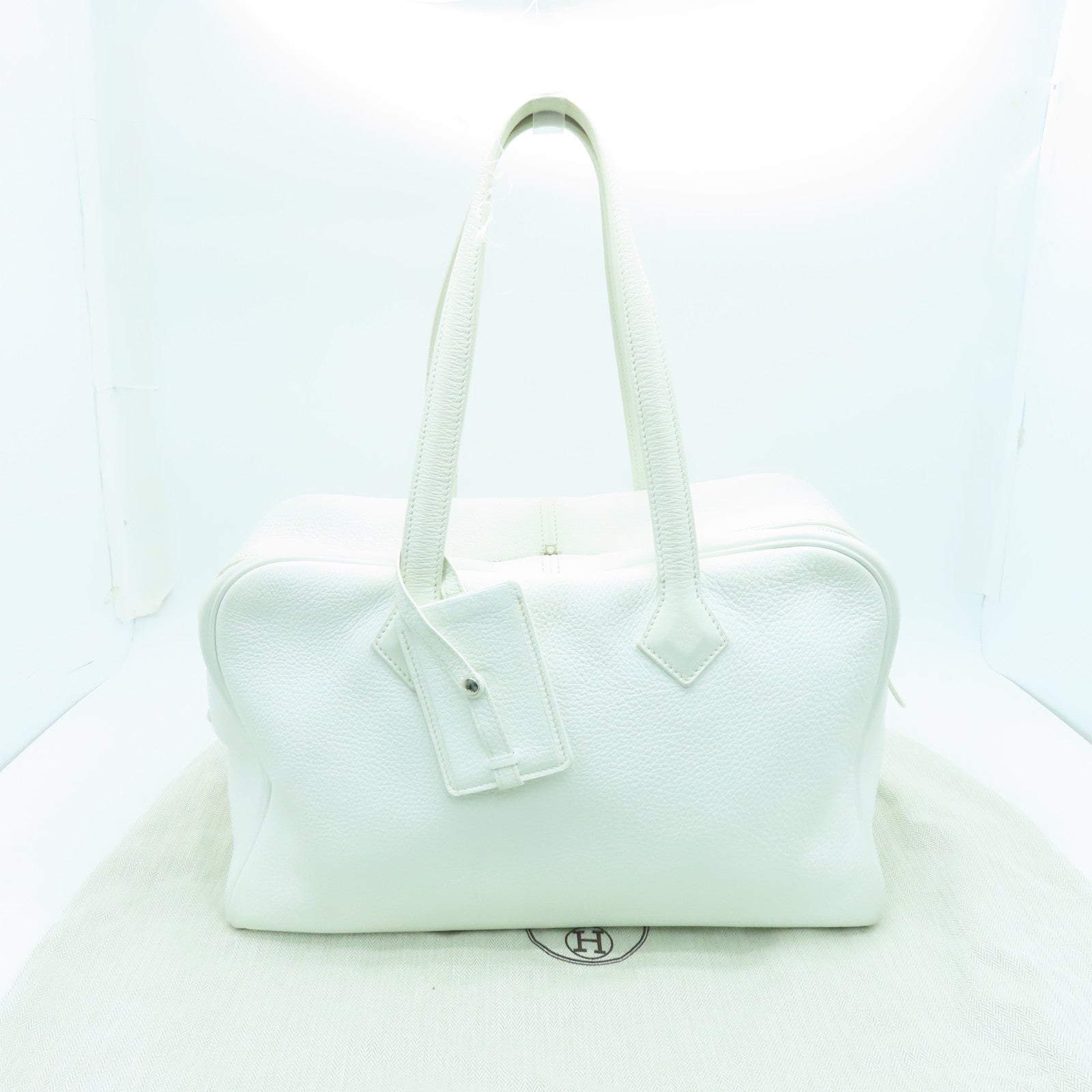 HERMES Clemence皮革Victoria銀扣肩背袋白色