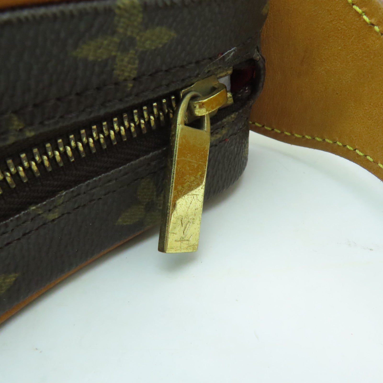 LOUIS VUITTON Monogram Croissant MM金扣肩背袋啡色
