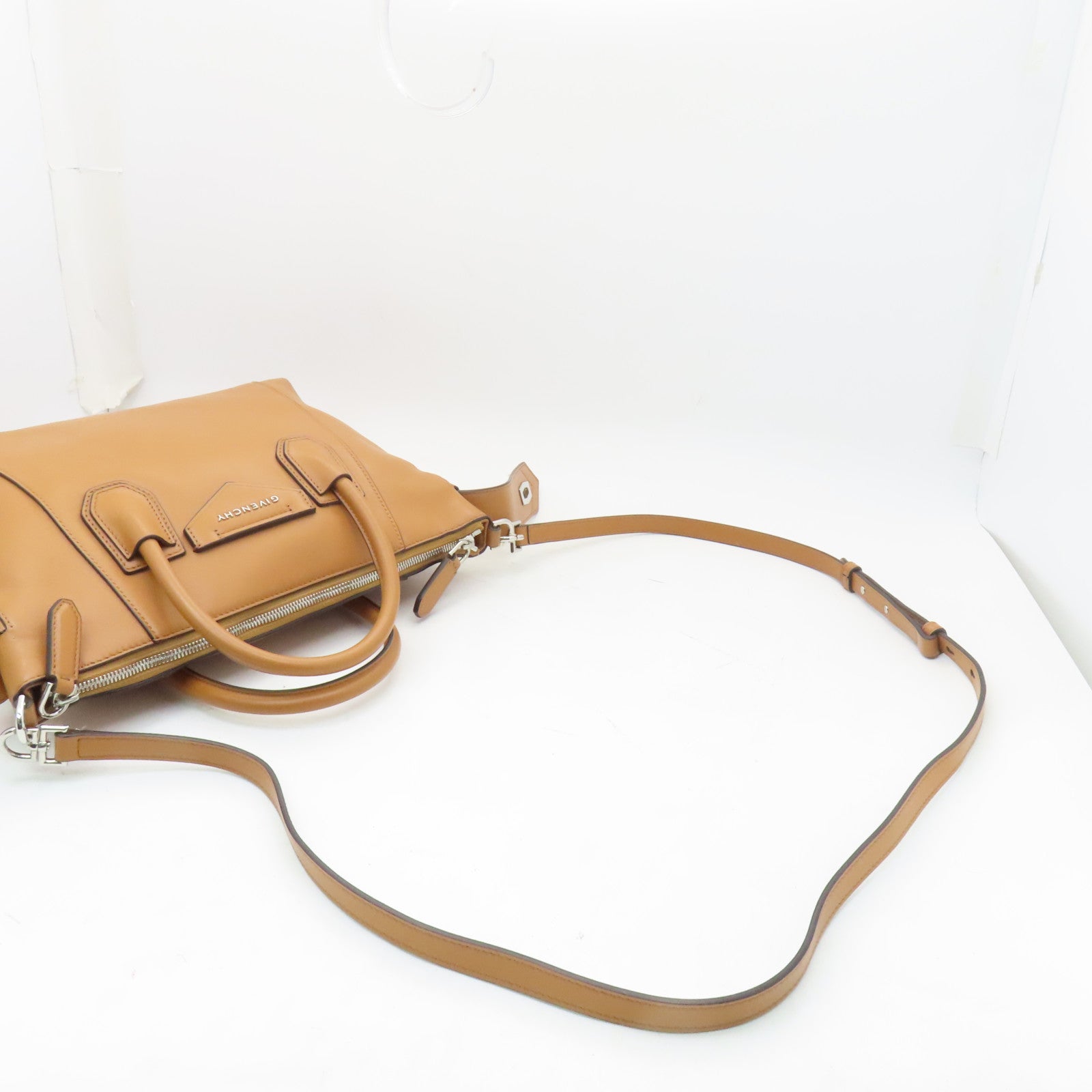GIVENCHY 牛皮皮革2way Shoulder Bag銀扣手挽肩背兩用袋棕色