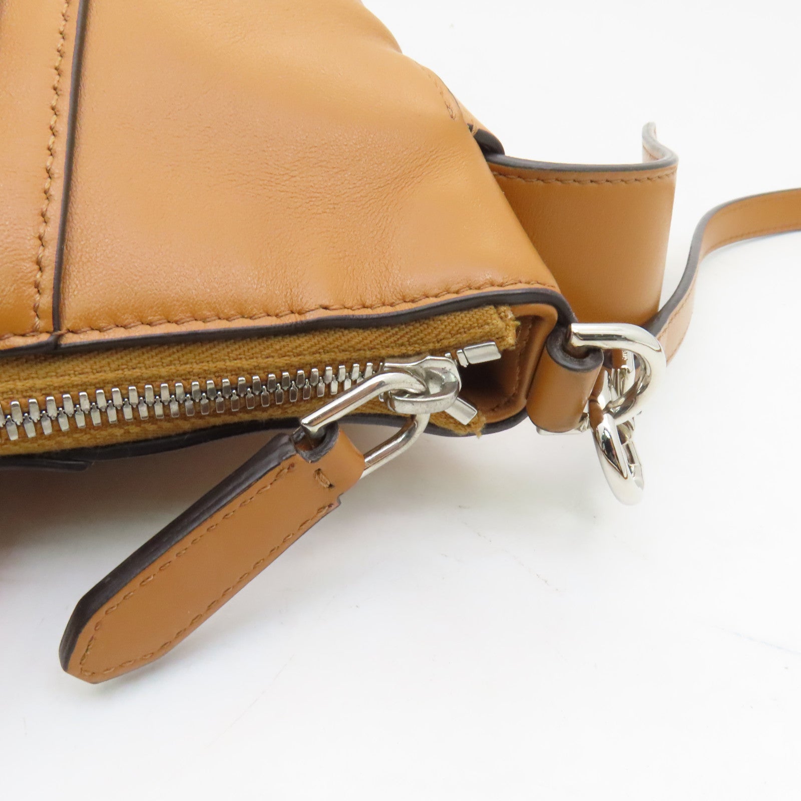 GIVENCHY 牛皮皮革2way Shoulder Bag銀扣手挽肩背兩用袋棕色