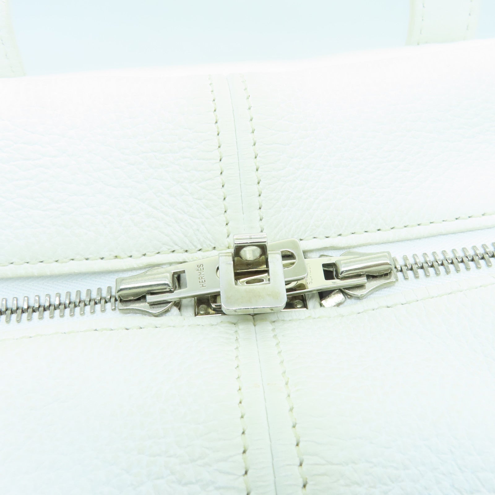 HERMES Clemence皮革Victoria銀扣肩背袋白色