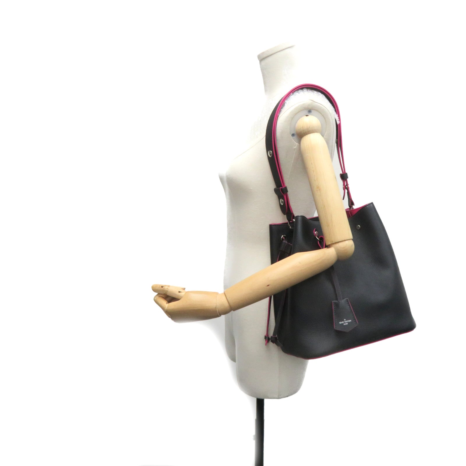 LOUIS VUITTON 【激減優惠】牛皮皮革Lockme Bucket Shoulder Bag肩背袋黑色