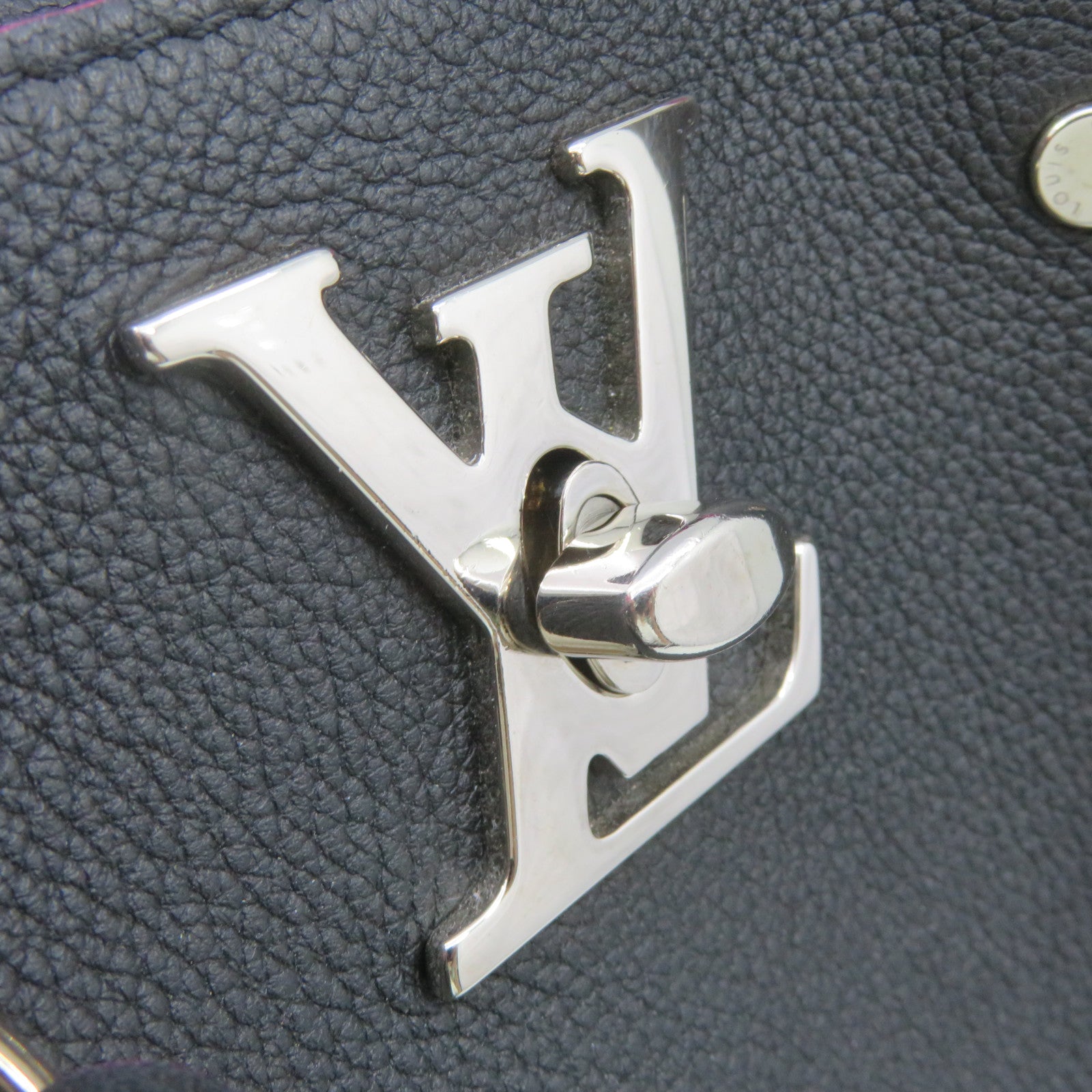 LOUIS VUITTON 【激減優惠】牛皮皮革Lockme Bucket Shoulder Bag肩背袋黑色