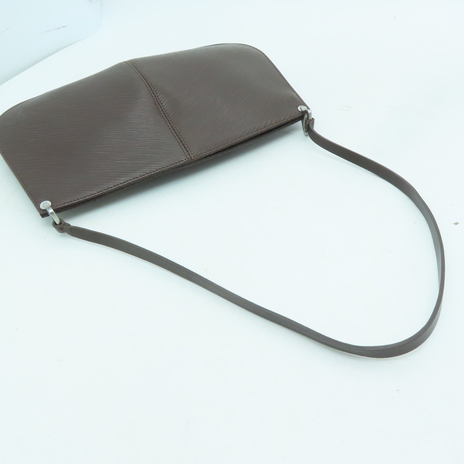 LOUIS VUITTON Epi Pochette Demi Lune銀扣手挽袋啡色