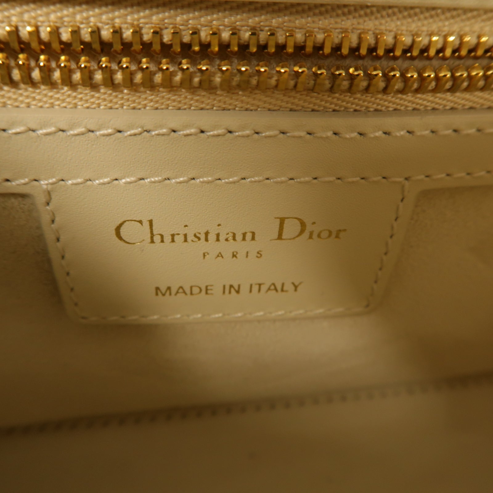 Dior 牛皮皮革30 Montaigne Avenue金扣鏈帶肩背袋白色