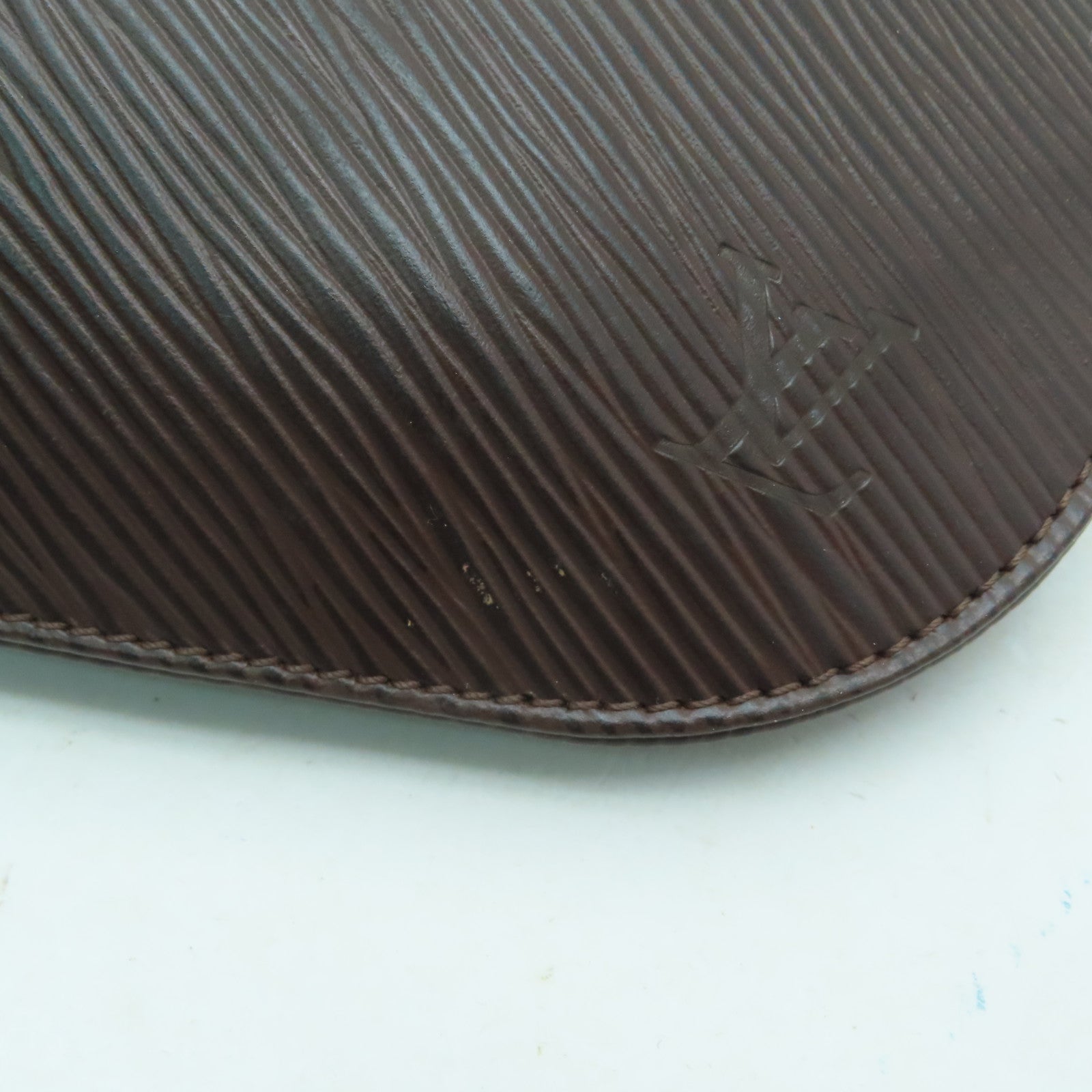 LOUIS VUITTON Epi Pochette Demi Lune銀扣手挽袋啡色
