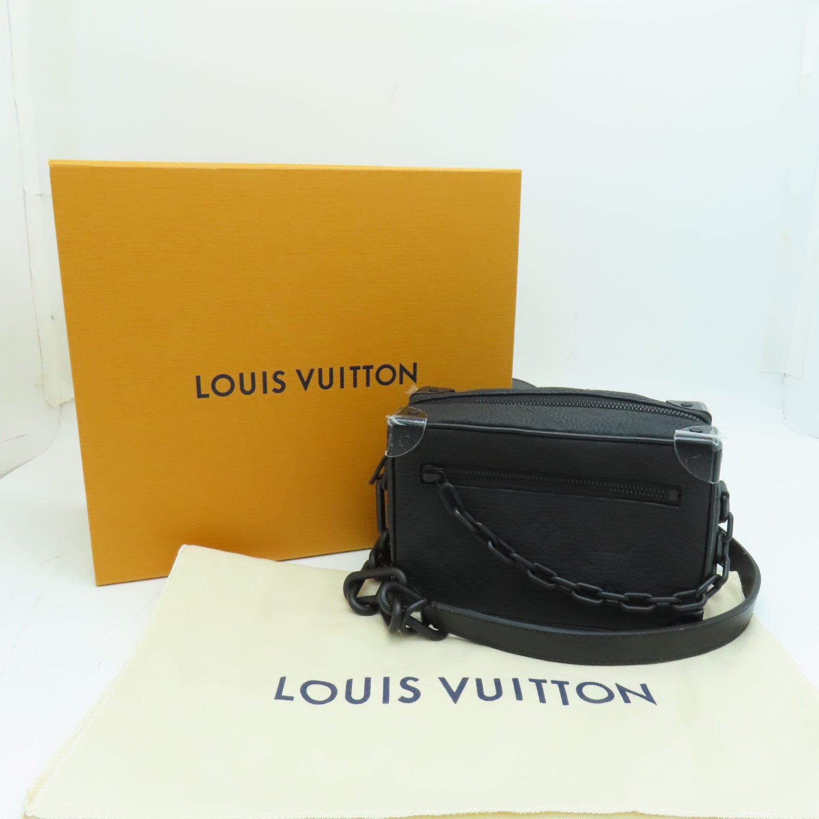 LOUIS VUITTON Monogram Mini Soft Trunk One Shoulder肩背袋黑色