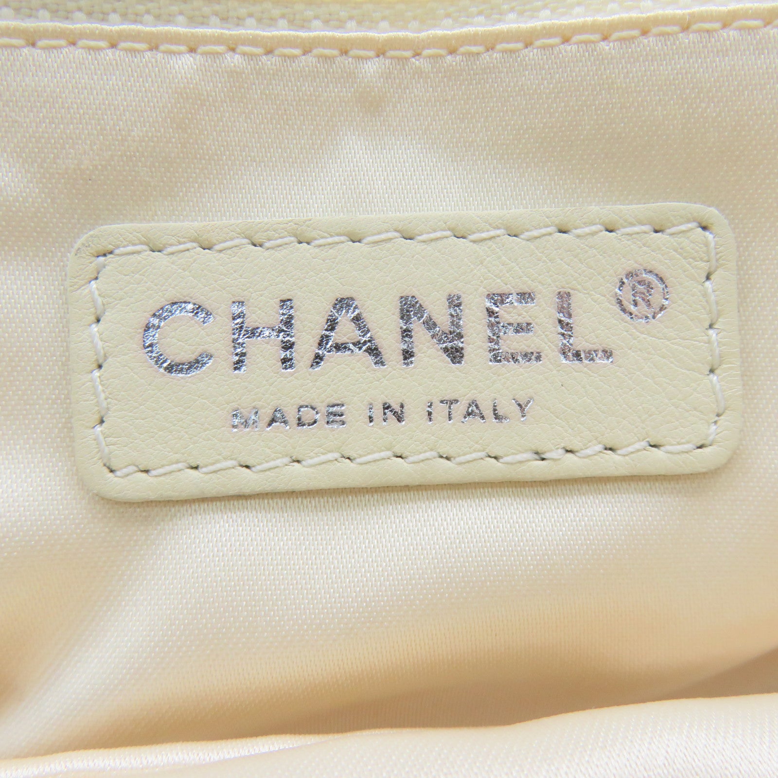 CHANEL 菱格牛皮皮革Chain Shoulder Bag銀扣鏈帶肩背袋米白色