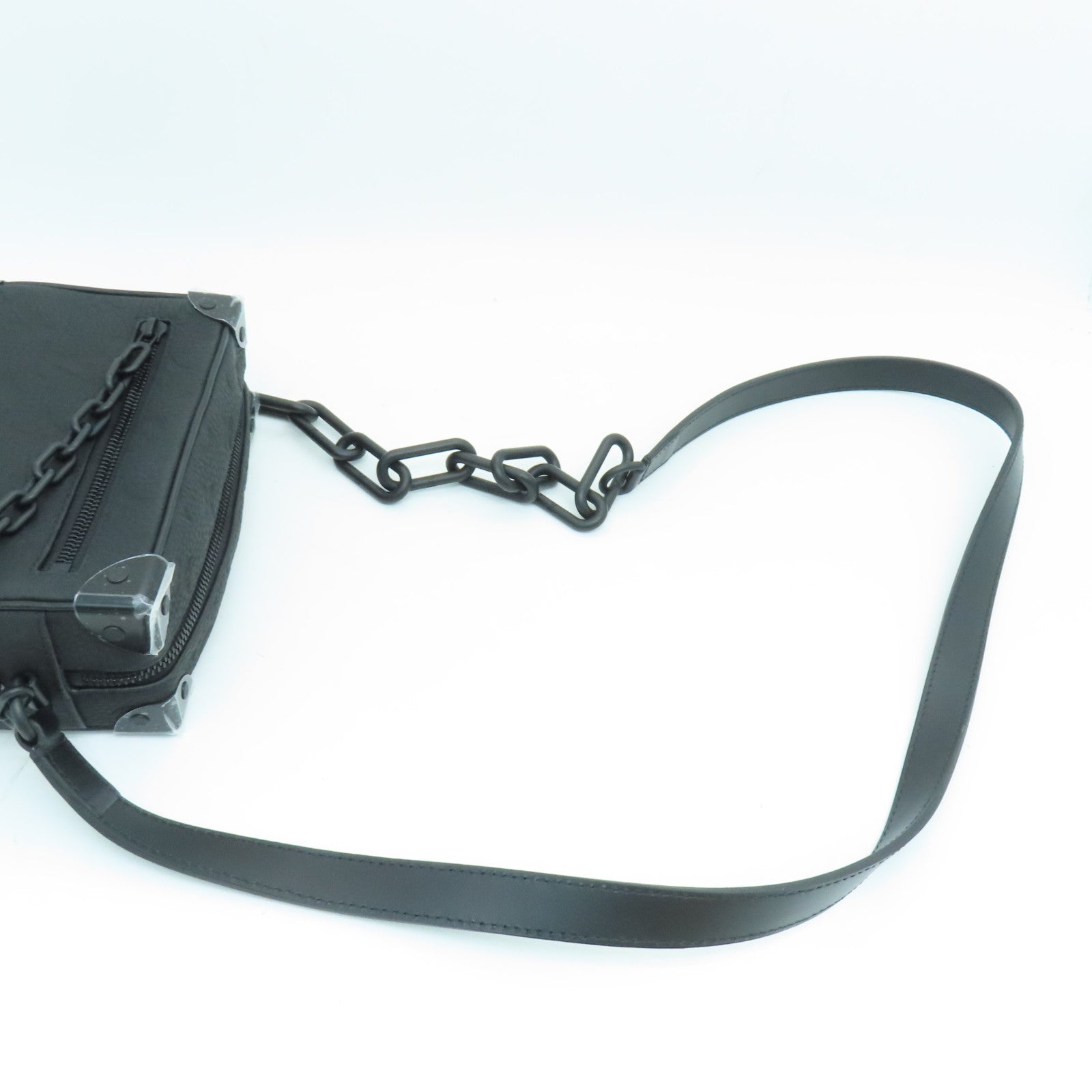 LOUIS VUITTON Monogram Mini Soft Trunk One Shoulder肩背袋黑色