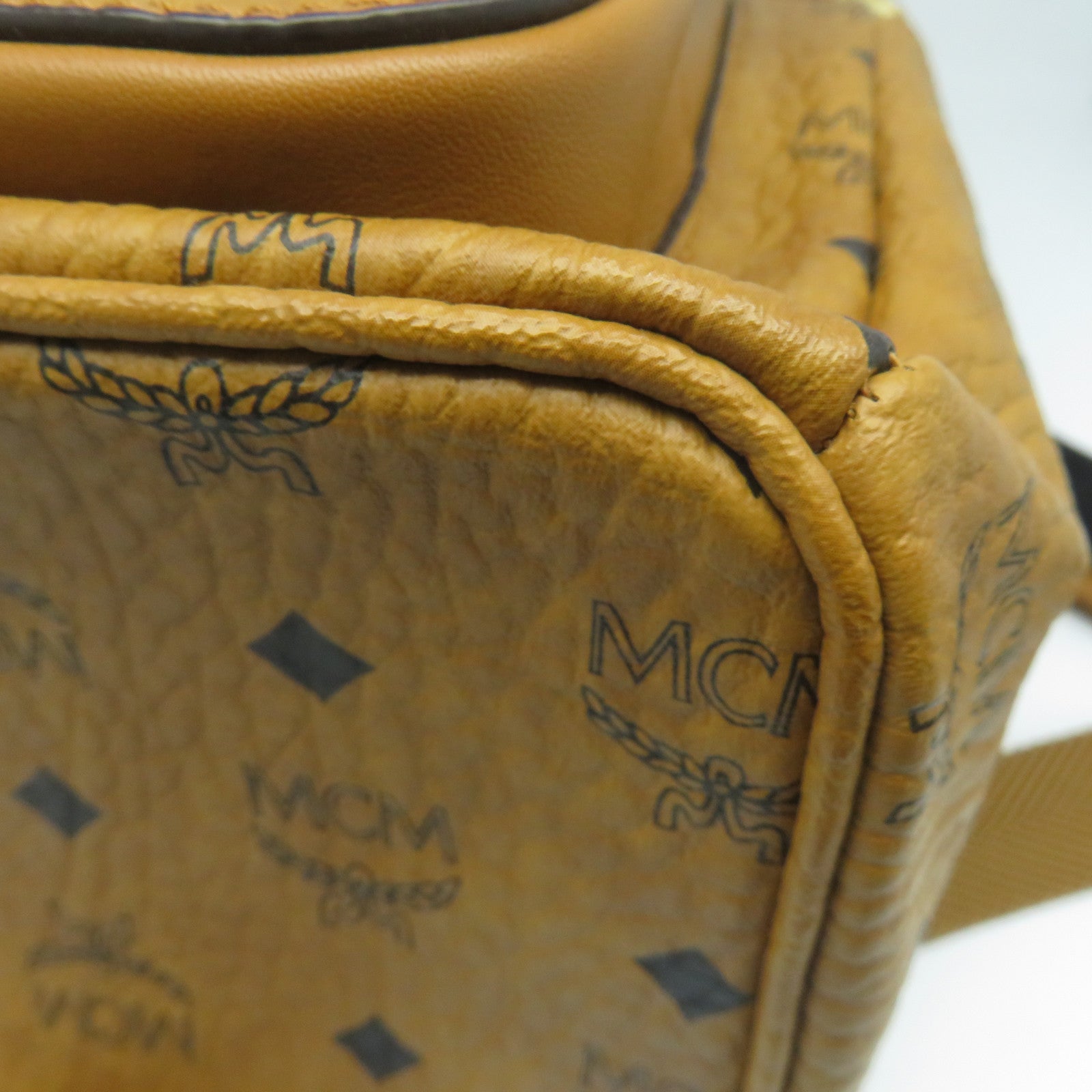 MCM 【激減優惠】牛皮皮革Backpack金扣背包啡色