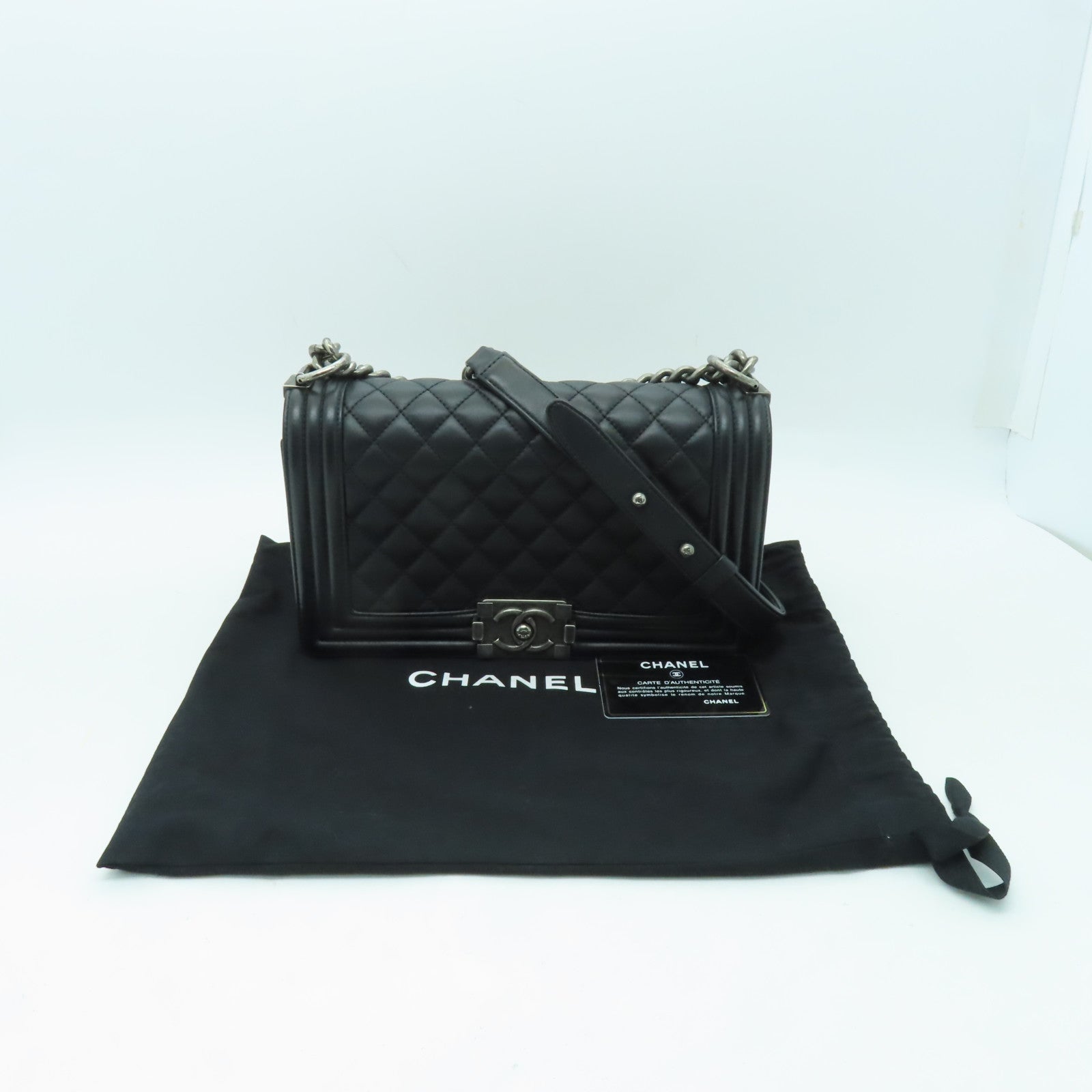 CHANEL 菱格羊皮皮革Boy Chanel銀扣鏈帶肩背袋黑色