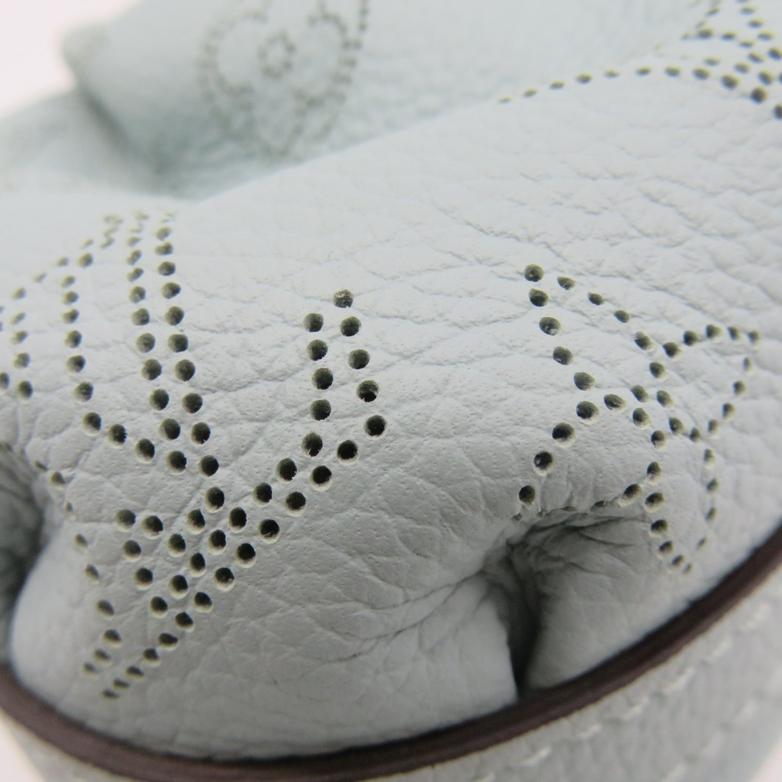 LOUIS VUITTON 【激減優惠】Mahina Scala Mini Pouch Shoulder Bag淺藍色