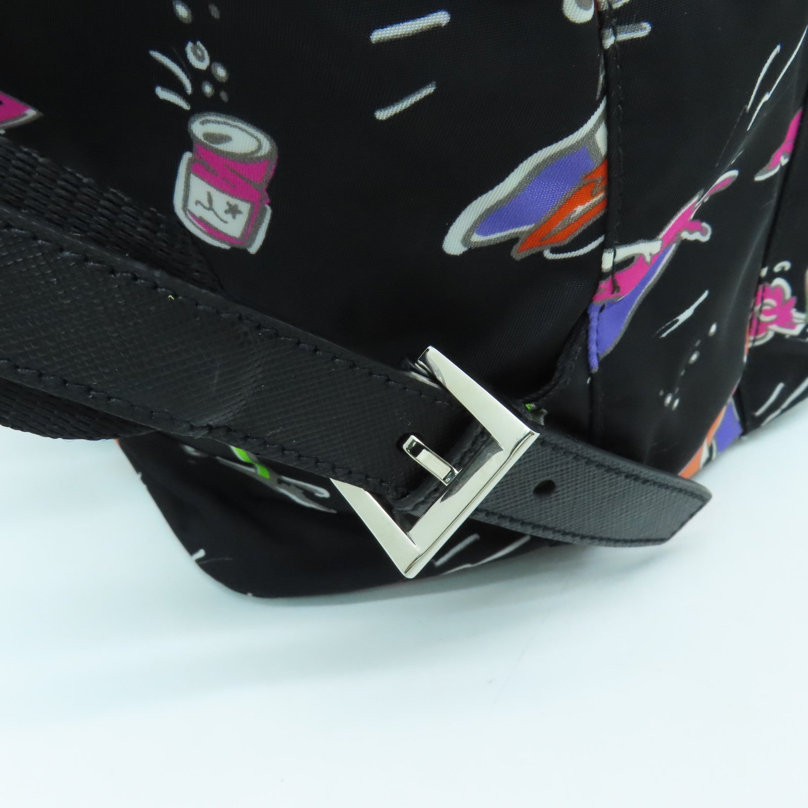 PRADA 尼龍Backpack銀扣背包黑色/多色