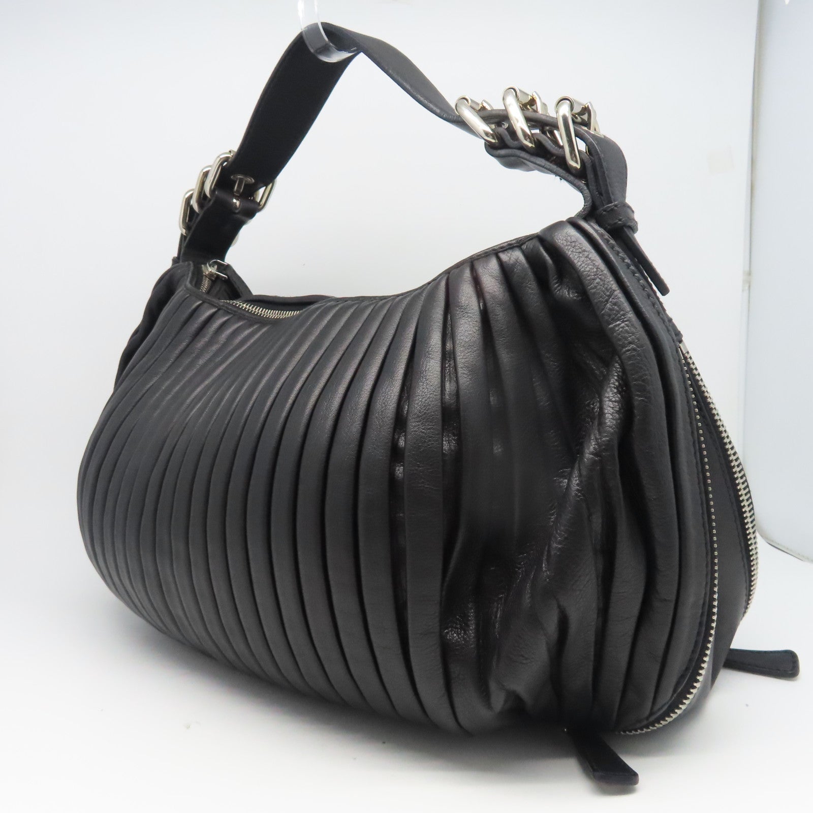 Miu Miu 牛皮皮革Tote Bag銀扣手挽袋黑色