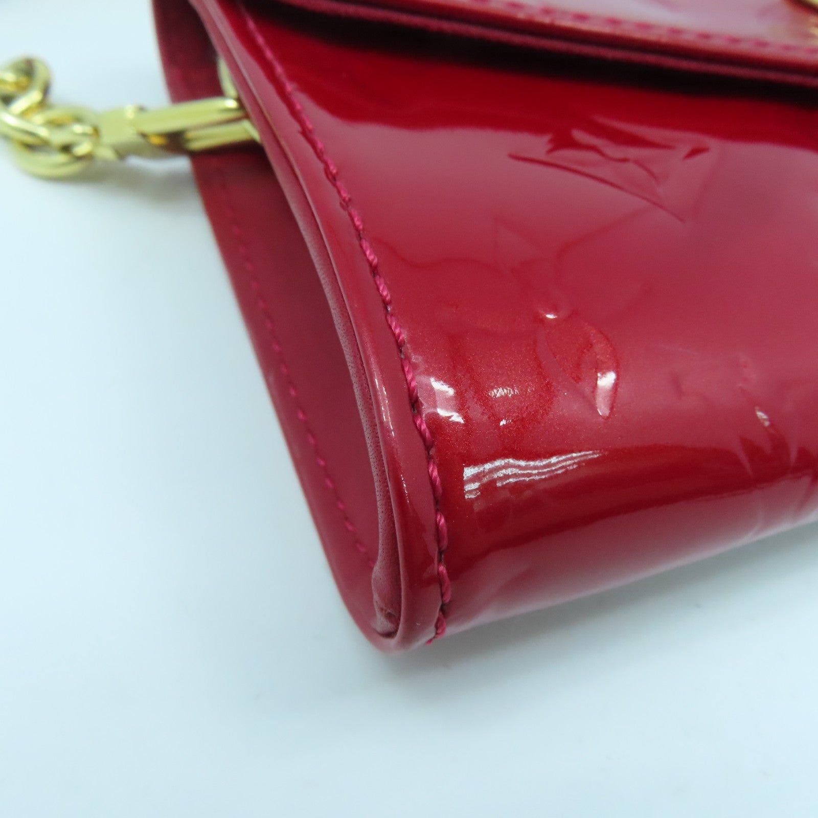 LOUIS VUITTON Monogram Vernis Sunset Boulevard Gold Buckle Shoulder Bag Red