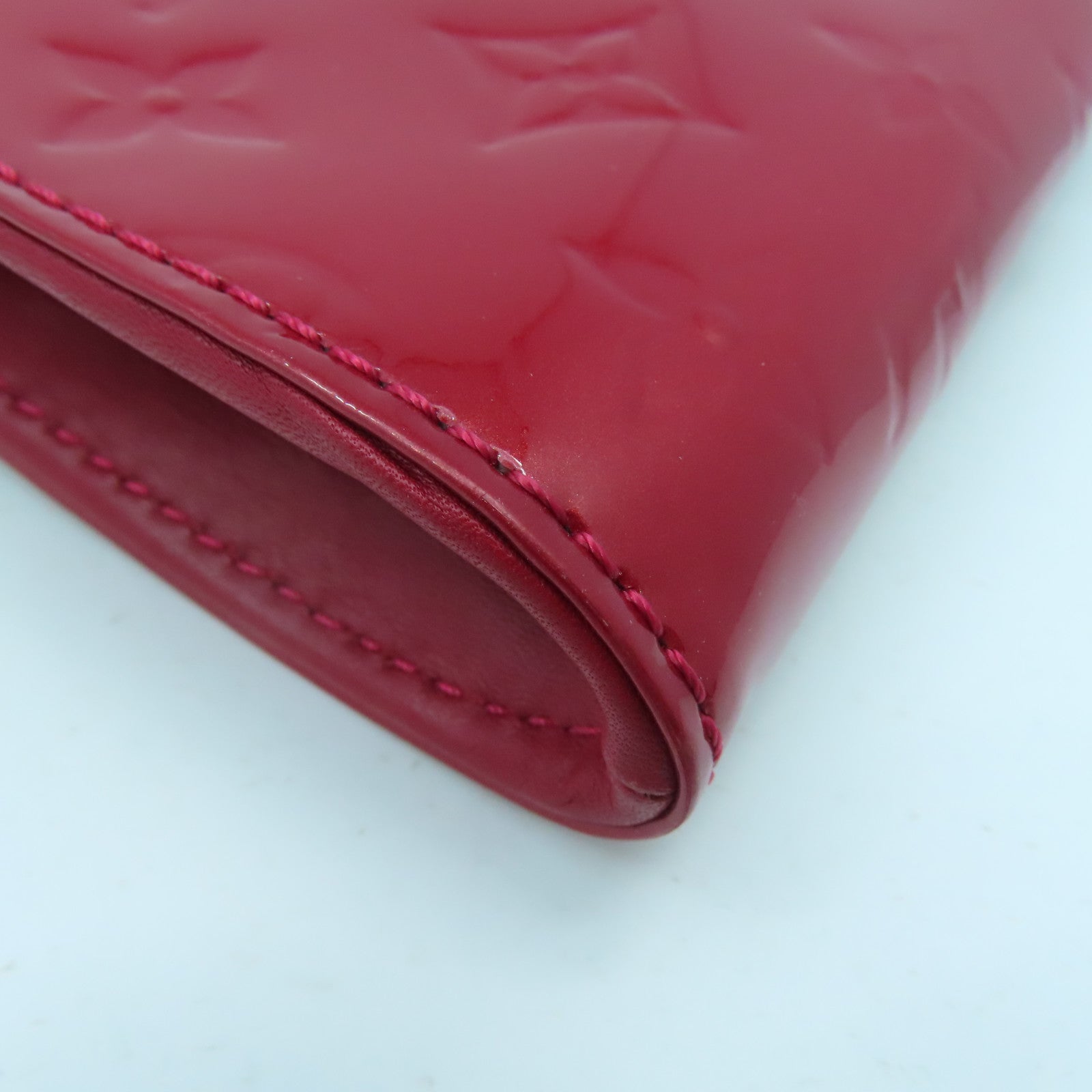 LOUIS VUITTON Monogram Vernis Sunset Boulevard Gold Buckle Shoulder Bag Red