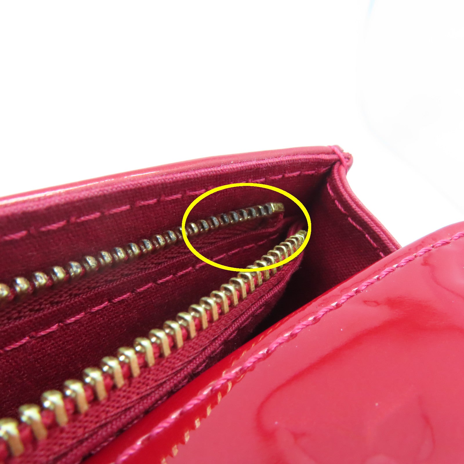 LOUIS VUITTON Monogram Vernis Sunset Boulevard Gold Buckle Shoulder Bag Red