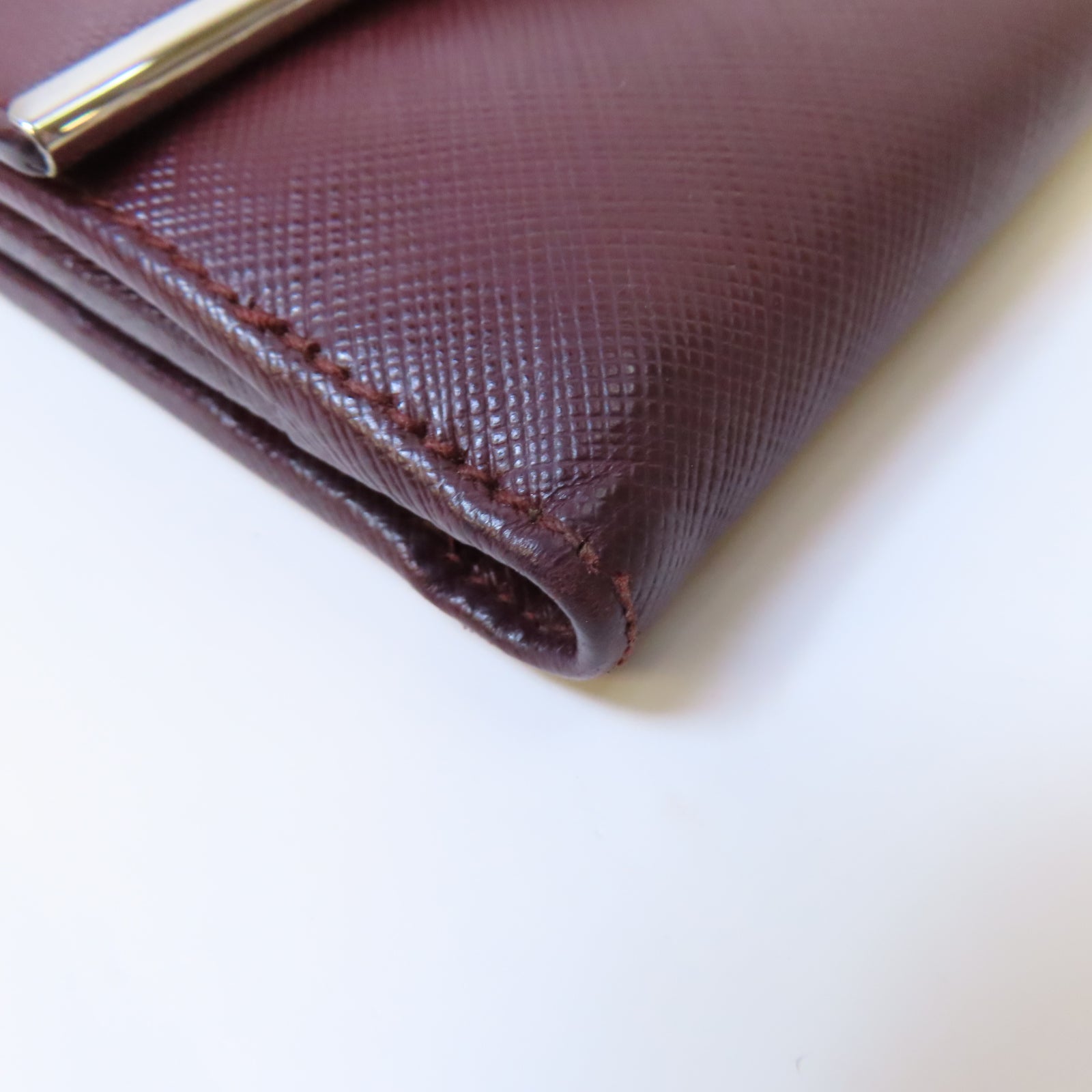 Salvatore Ferragamo 牛皮皮革Wallet銀扣錢包酒紅色