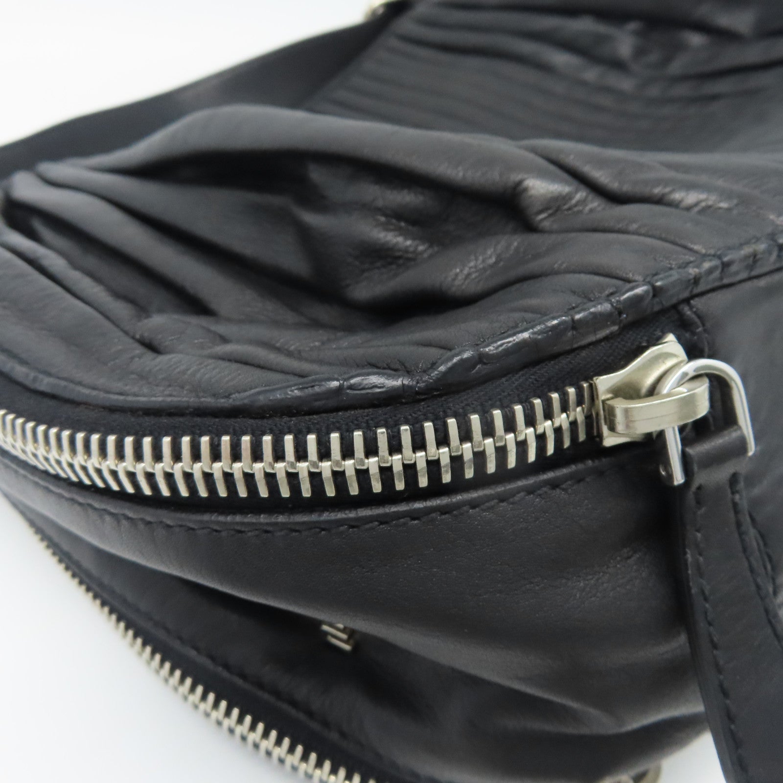 Miu Miu 牛皮皮革Tote Bag銀扣手挽袋黑色
